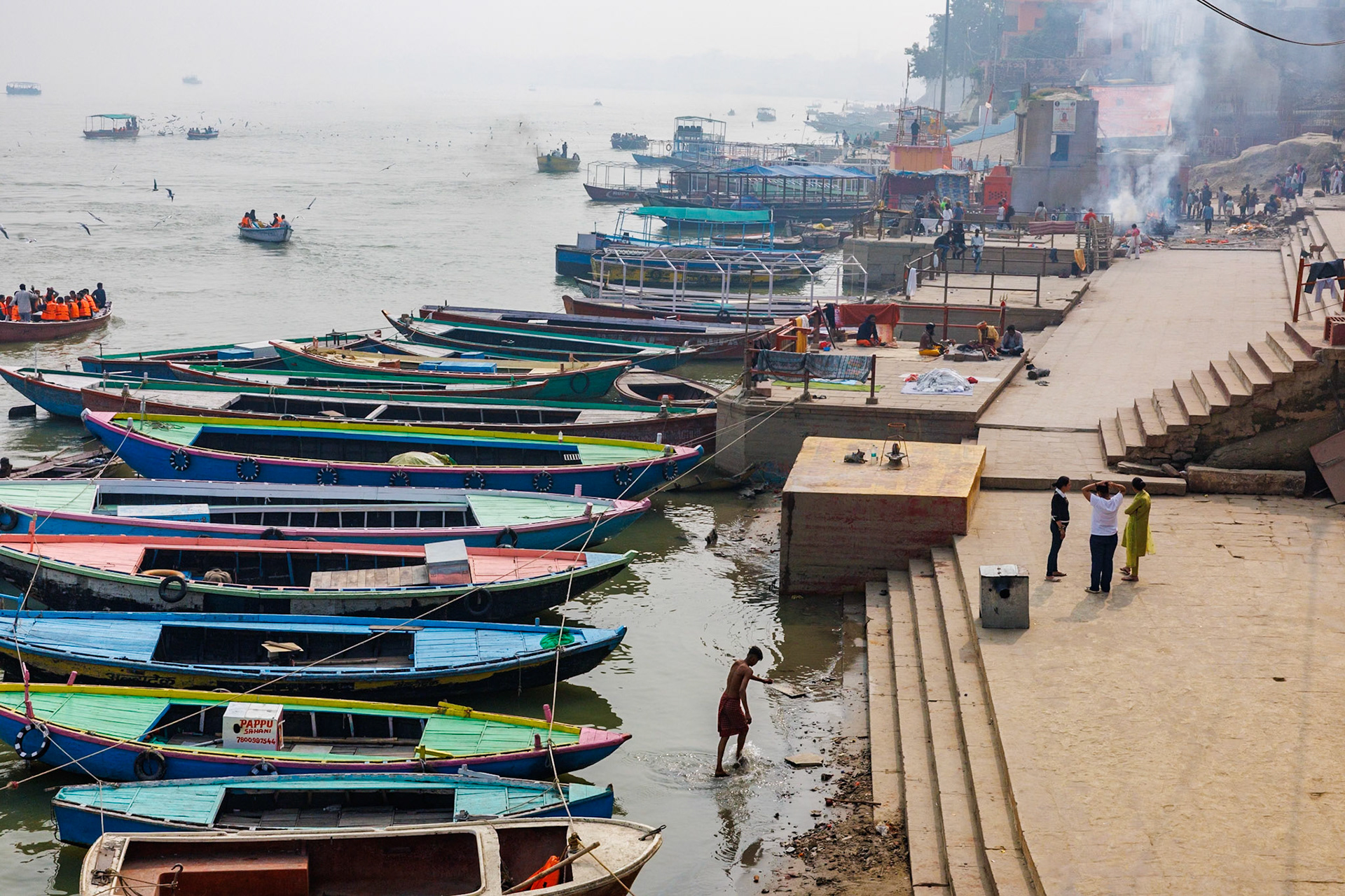 __2025-11-22__Canon__Canon EOS R3__ RF24-70mm F2.8 L IS USM__f/14__1/1600 sec____Varanasi__India__25°17'56.976" N 83°0'27.7812" E
