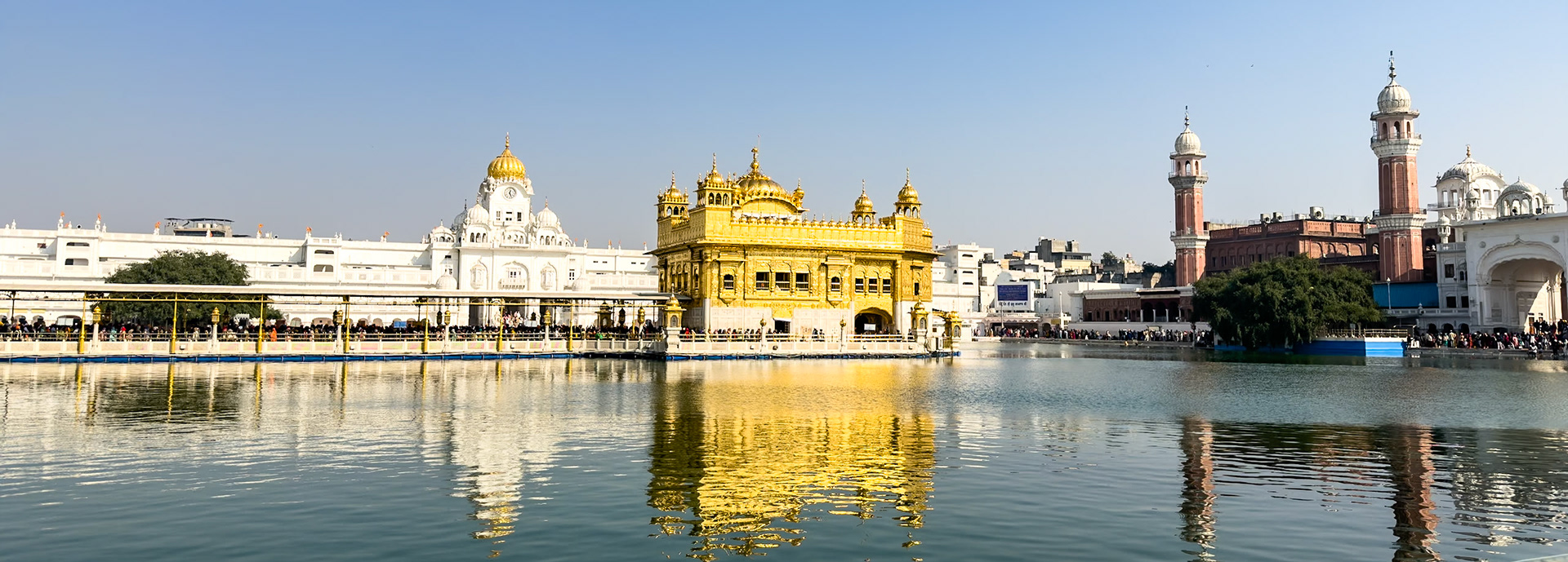 __2025-12-09__Apple__iPhone 17 Pro__ iPhone 17 Pro back camera 6.765mm f/1.78__f/1.8__1/4800 sec________