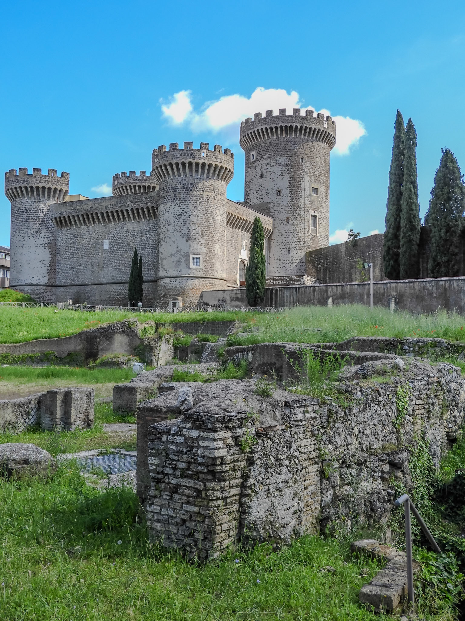 2018-05-24 16:01:36__f/3.8_1/500 sec__Tivoli_Italy_41°57'38.3652" N 12°47'51.6372" E