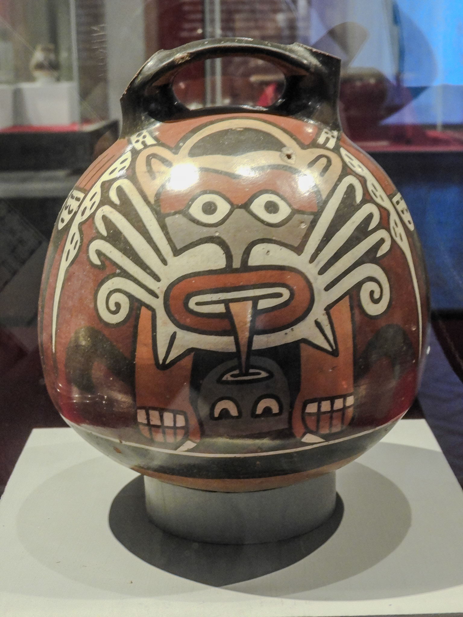 _2018-10-18__Coolpix B700__ __f/4.2__1/8 sec__Jirón Independencia__Trujillo__Peru__8°6'40.4028" S 79°1'25.1832" W_