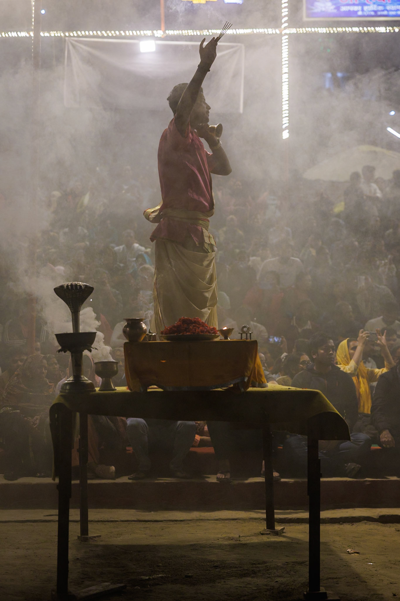 __2025-11-22__Canon__Canon EOS R3__ RF24-70mm F2.8 L IS USM__f/3.5__1/125 sec__Assi Ghat Road__Varanasi__India__25°17'20.8932" N 83°0'23.4792" E