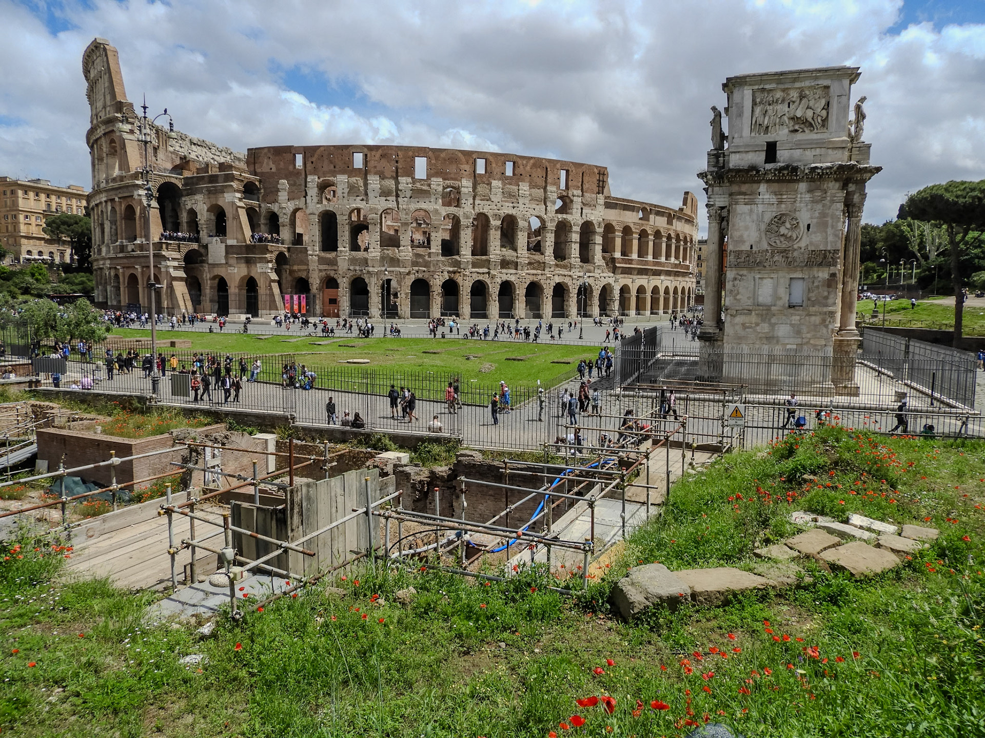 2018-05-14 13:12:45__f/3.3_1/1600 sec_Cordonata_Rome_Italy_41°53'23.694" N 12°29'23.8488" E