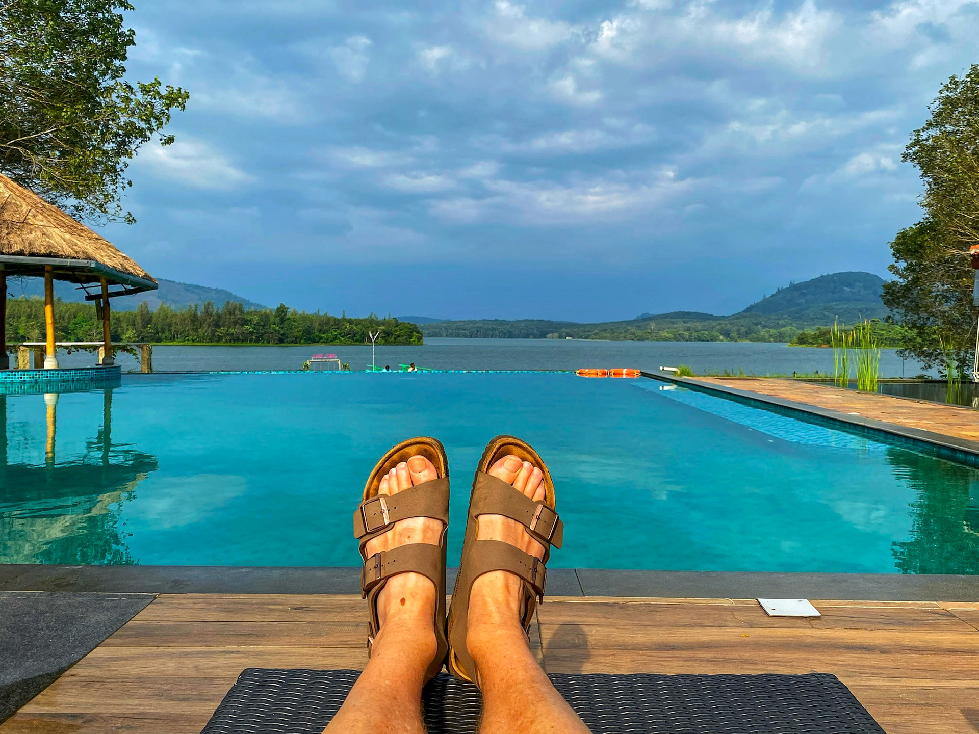 _2022-11-12__iPhone 11 Pro__ iPhone 11 Pro back triple camera 4.25mm f/1.8__f/1.8__1/2400 sec_________