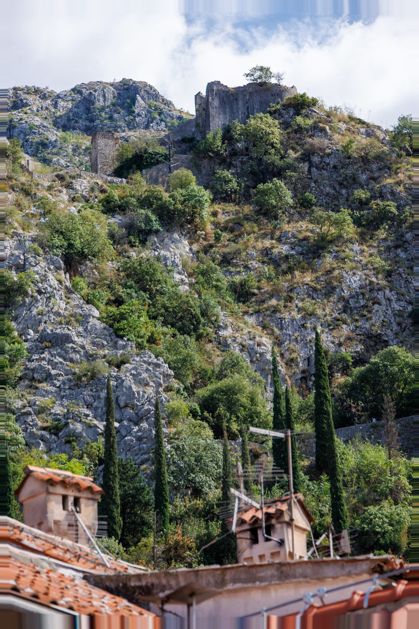 2024-09-16 12:26:54RF24-240mm F4-6.3 IS USMf/6.31/160 sec42°25'32.9988" N 18°46'16.6512" E