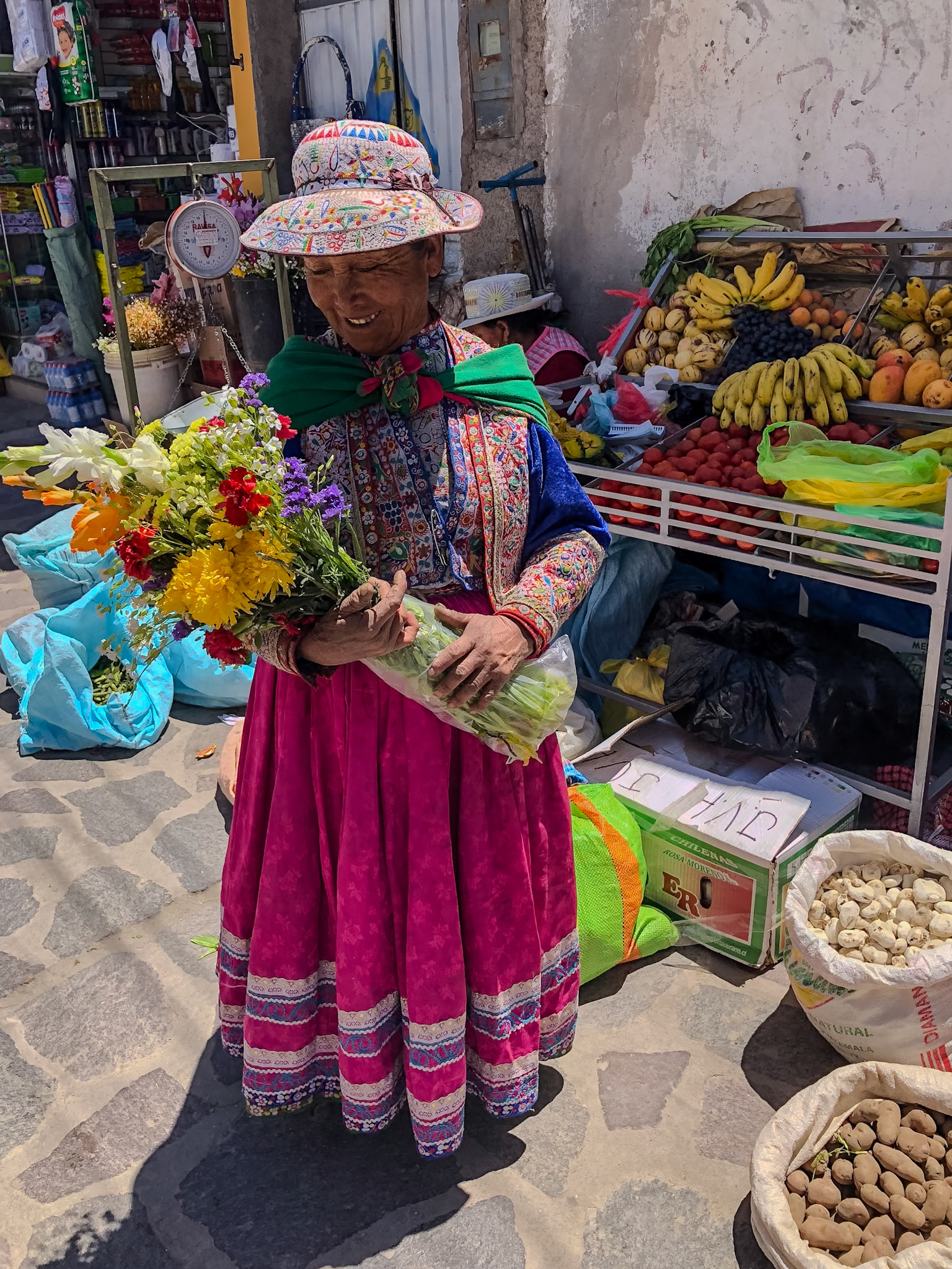 _2018-10-29__iPhone X__ iPhone X back dual camera 4mm f/1.8__f/1.8__1/1000 sec__Placa de Armas__Chivay__Peru__15°38'6.6984" S 71°36'5.8716" W_