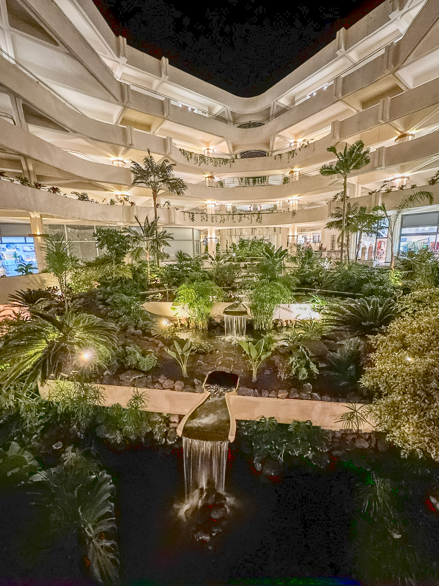 _2024-11-28__iPhone 15 Pro__ iPhone 15 Pro back camera 2.22mm f/2.2__f/2.2__1/20 sec__Avenida Islas Canarias__Teguise__Spain__29°0'2.9412" N 13°29'4.2396" W_