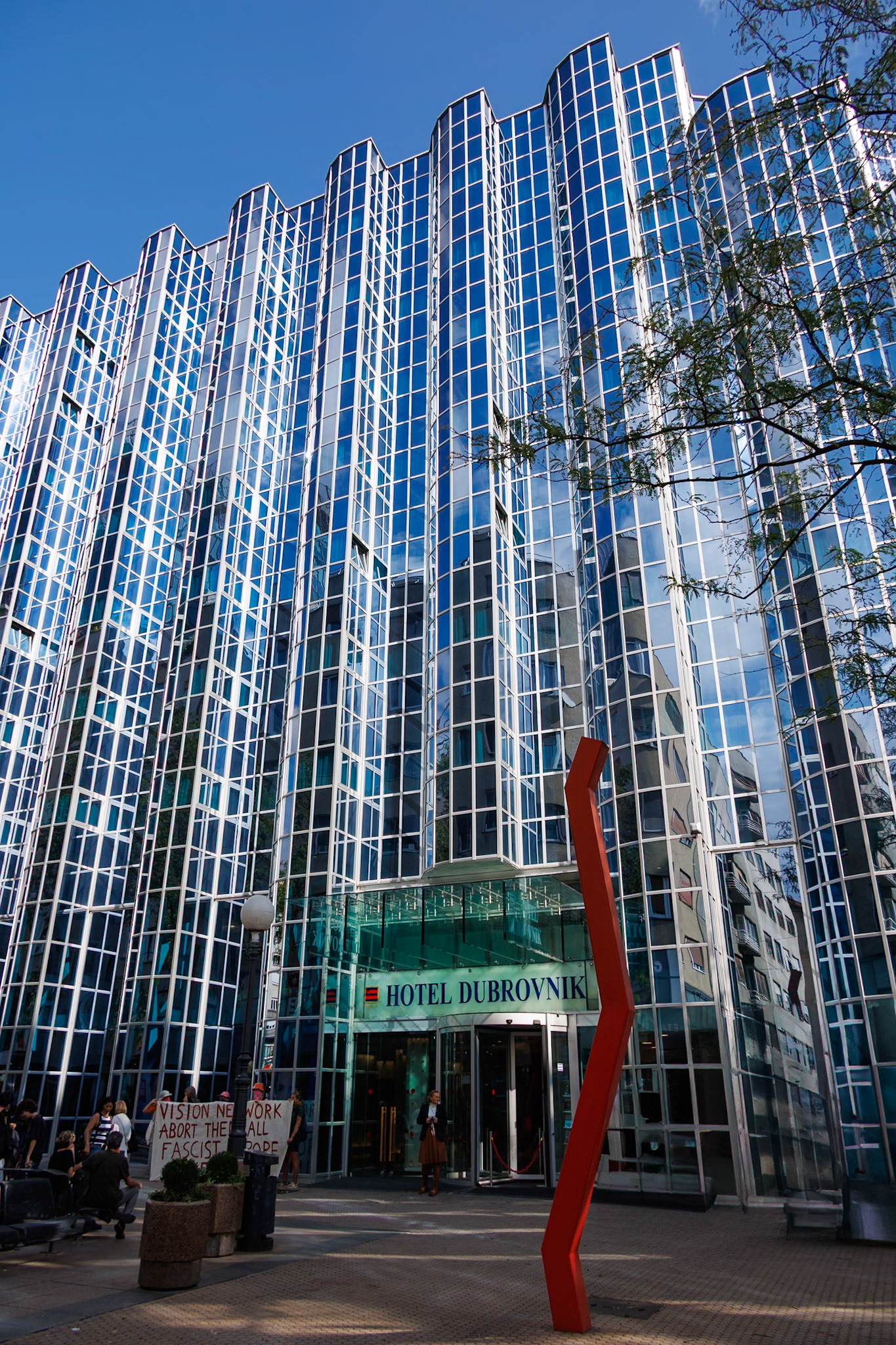 2024-09-25 13:33:59RF24-240mm F4-6.3 IS USMf/81/250 sec45°48'44.7588" N 15°58'33.996" E