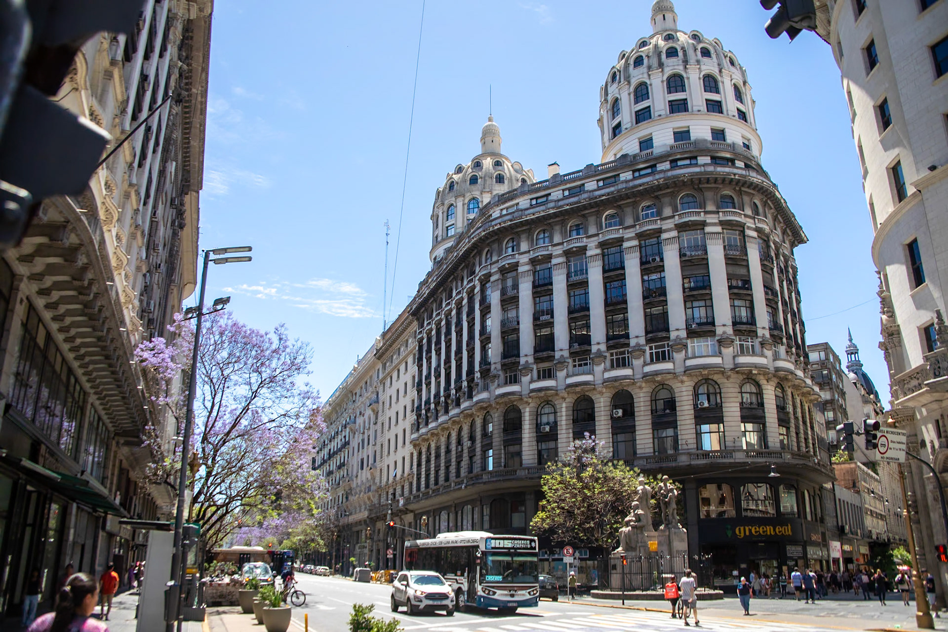 2023-11-25 17:39:33_TAMRON 28-300mm F/3.5-6.3 Di VC PZD A010_f/5_1/800 sec_Bartolomé Mitre_Buenos Aires_Argentina_34°36'26.01" S 58°22'29.802" W