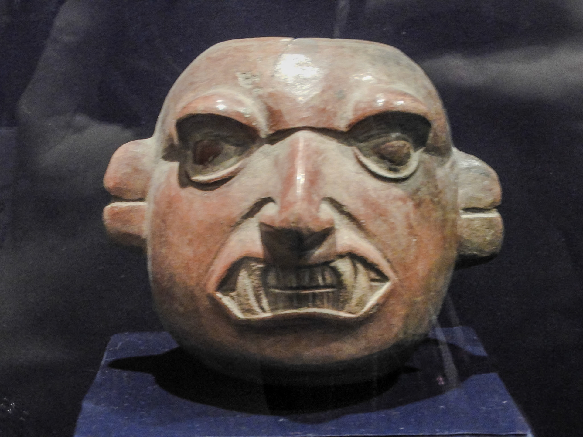 _2018-10-18__Coolpix B700__ __f/4.8__1/6 sec__Jirón Independencia__Trujillo__Peru__8°6'39.8988" S 79°1'27.3252" W_