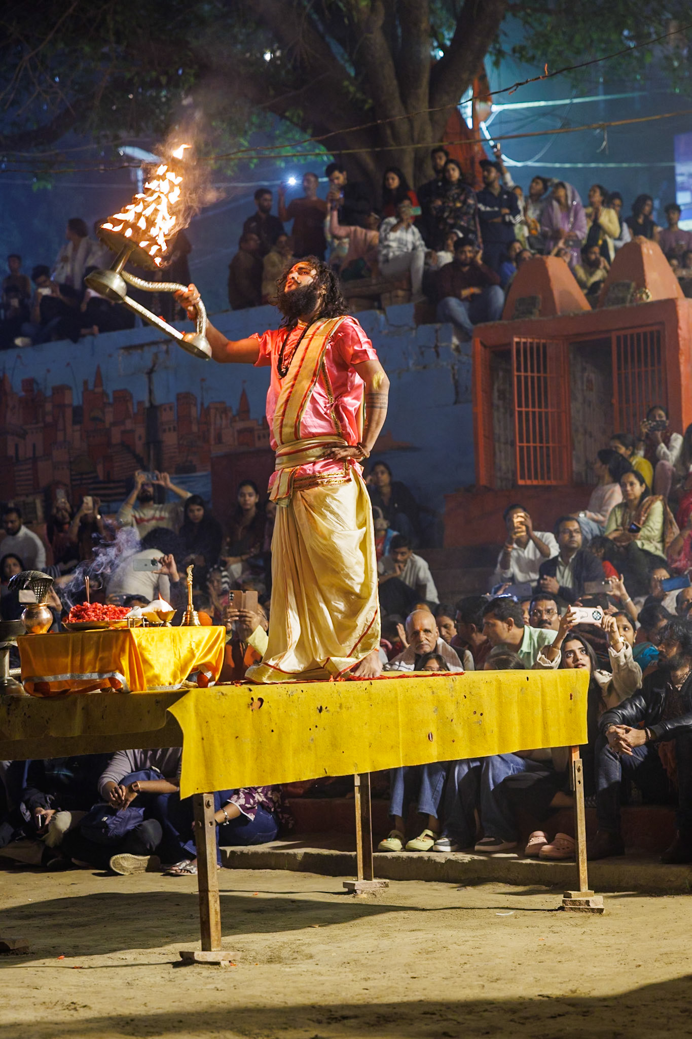 __2025-11-22__Canon__Canon EOS R3__ RF24-70mm F2.8 L IS USM__f/2.8__1/30 sec__Assi Ghat Road__Varanasi__India__25°17'21.5088" N 83°0'23.724" E