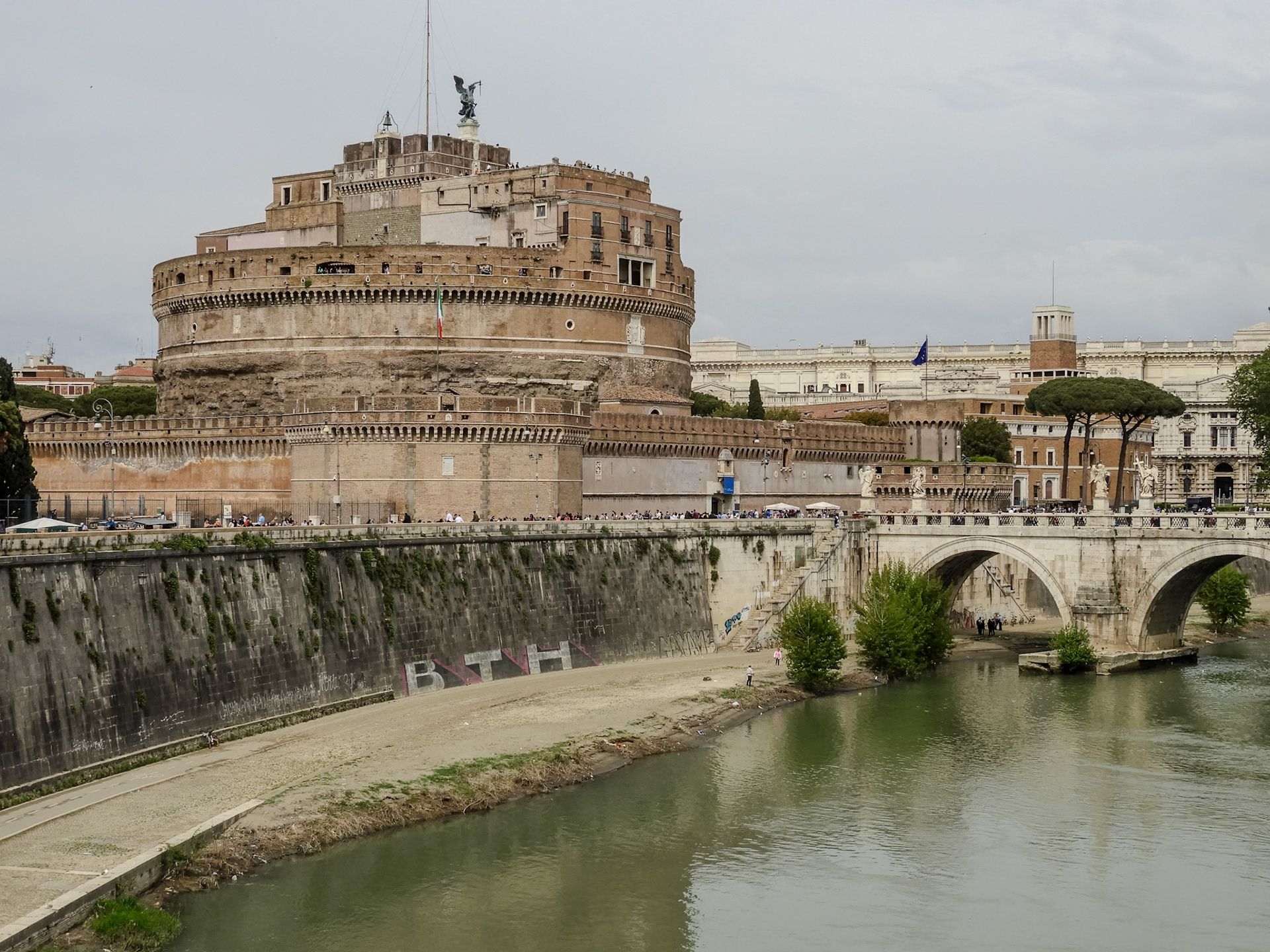 _2018-05-03__Coolpix B700__ __f/4.2__1/1000 sec__Pista ciclabile del Tevere__Rome__Italy__41°54'4.932" N 12°27'51.1272" E_