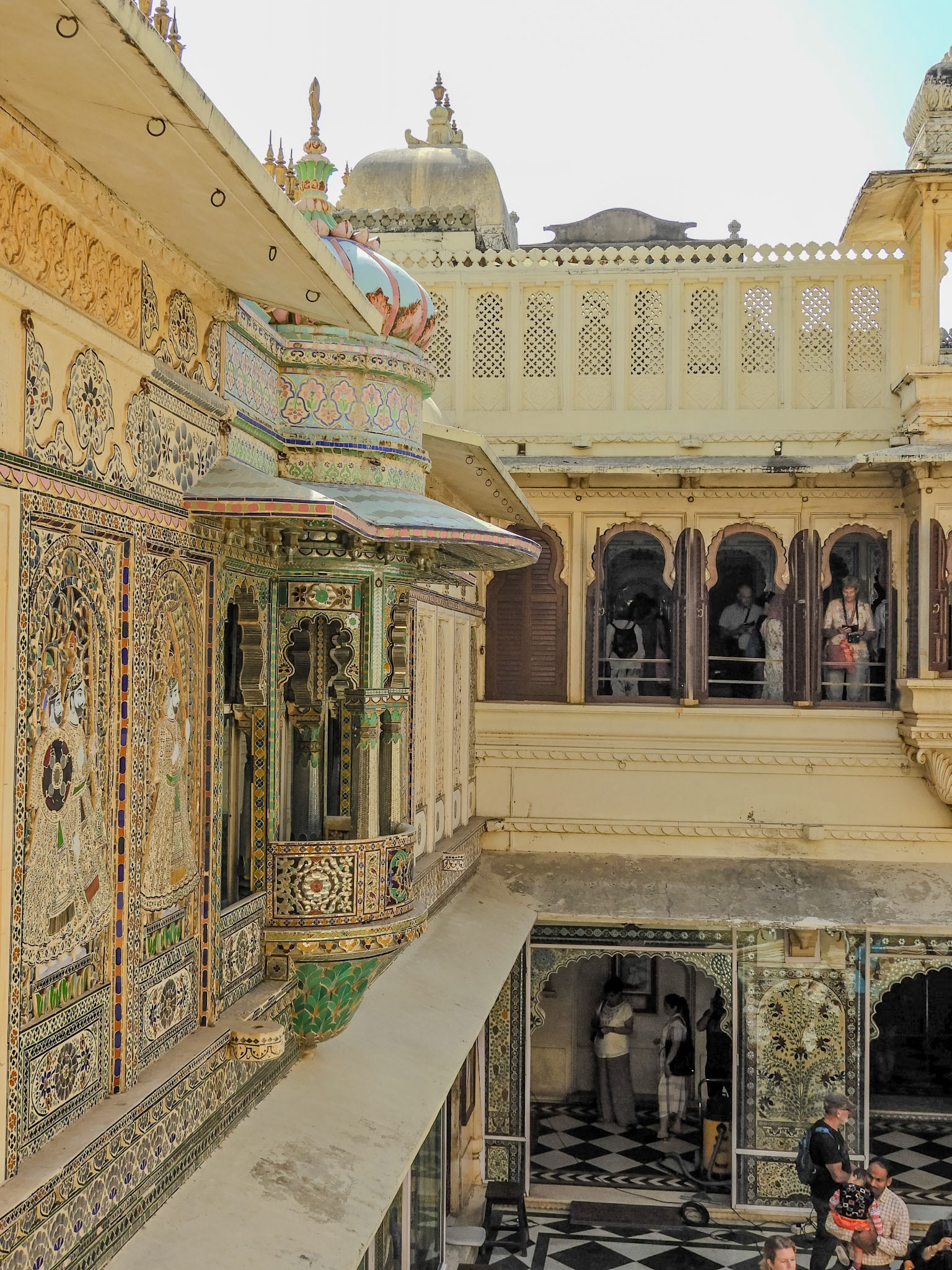 2018-02-20 11:36:48__f/3.8_1/640 sec_Jagdish Temple Road_Udaipur_India_24°34'36.048" N 73°41'1.5432" E