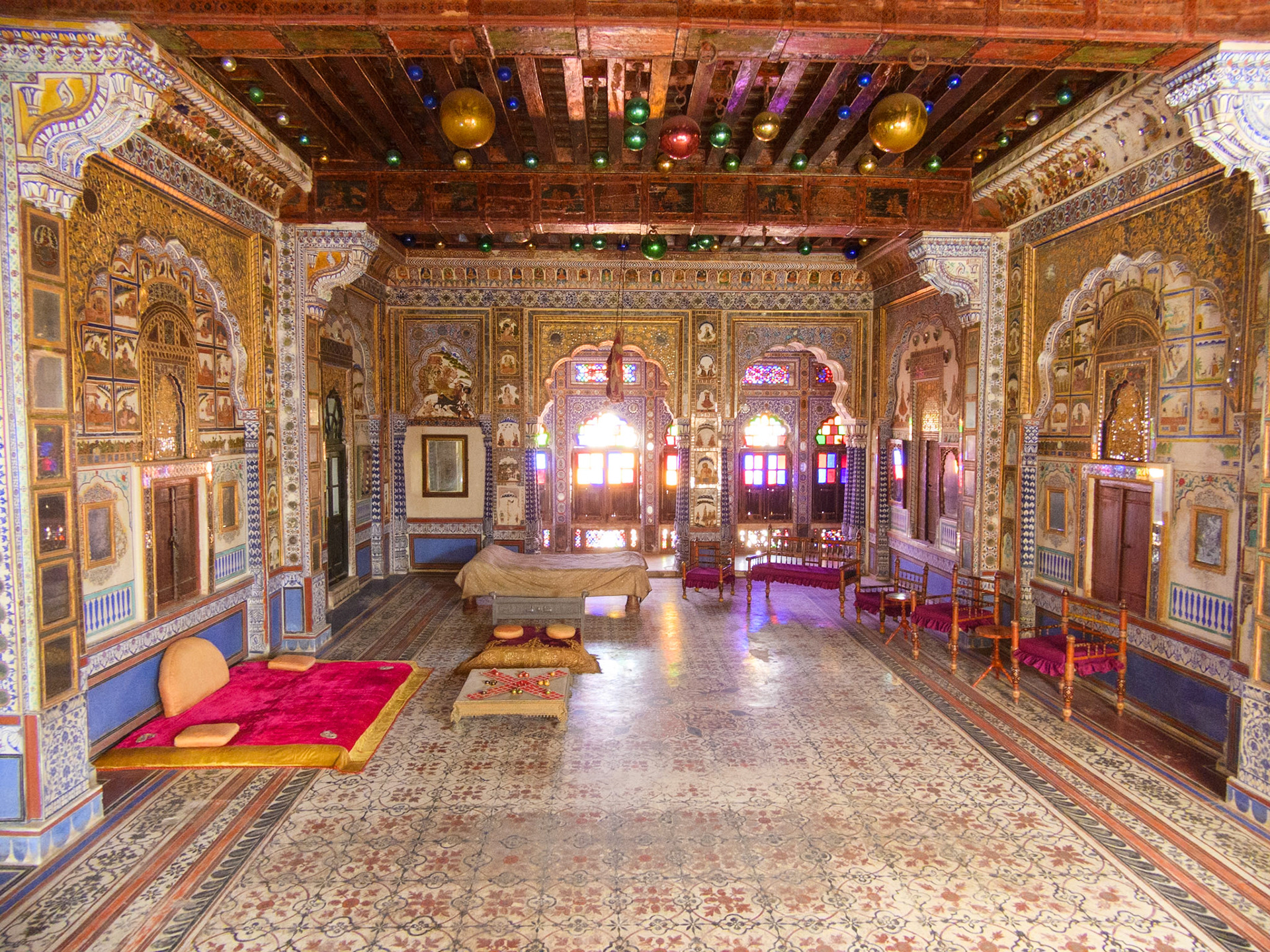 _2018-02-24__Nikon__Coolpix B700__ __f/3.3__1/13 sec________