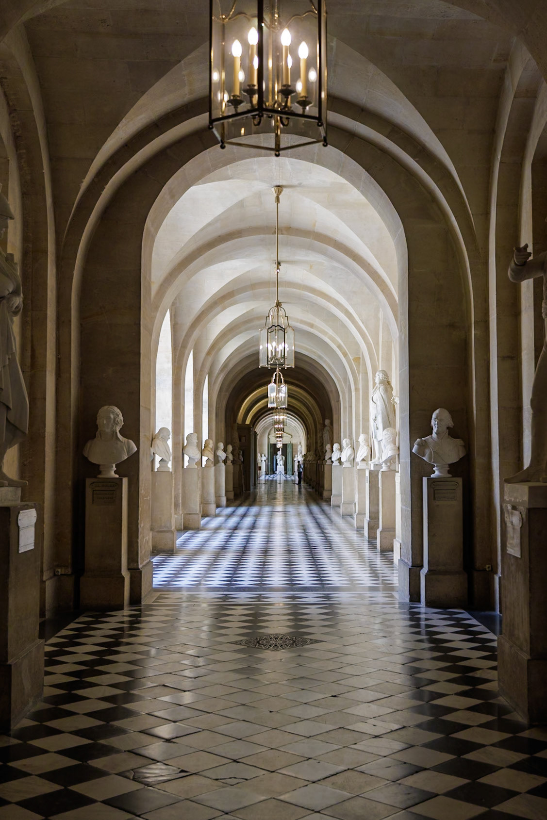 _2025-06-17__Canon__Canon EOS R3__ RF15-35mm F2.8 L IS USM__f/3.2__1/60 sec__Versailles__Paris____