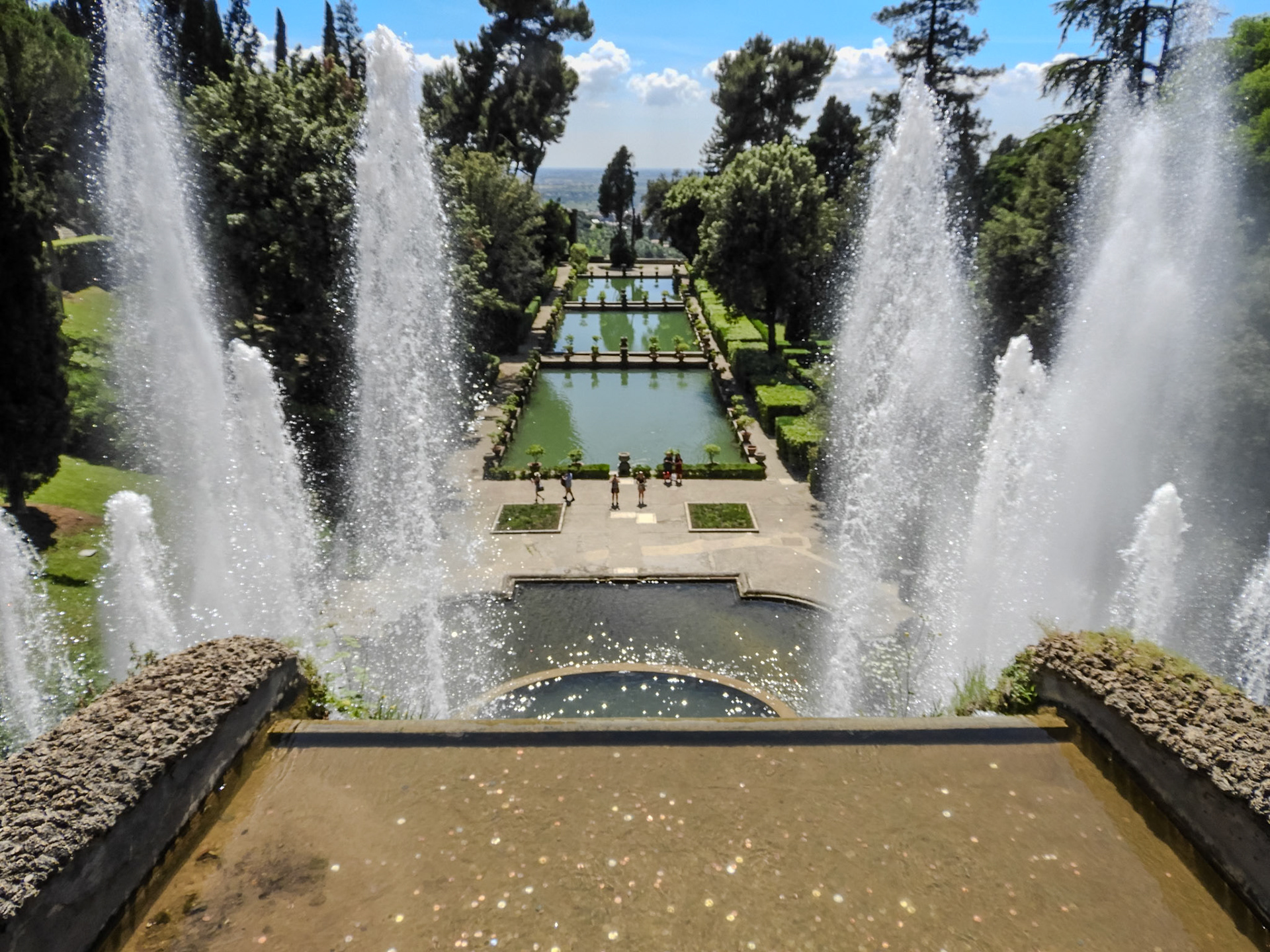 2018-05-24 14:56:35__f/3.3_1/1600 sec__Tivoli_Italy_41°57'49.1472" N 12°47'46.896" E