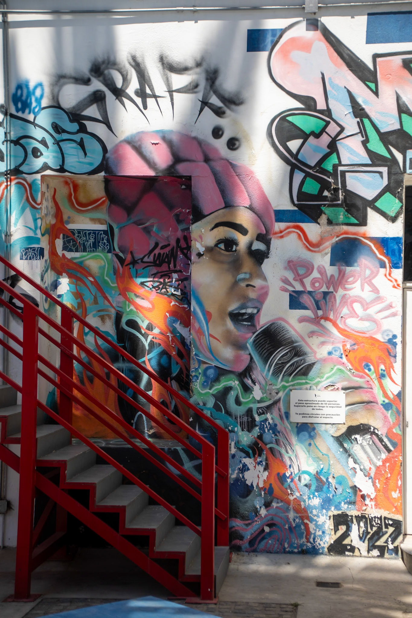 2023-11-26 18:09:25_TAMRON 28-300mm F/3.5-6.3 Di VC PZD A010_f/5_1/640 sec_Avenida Alvear_Buenos Aires_Argentina_34°35'11.2632" S 58°23'34.638" W