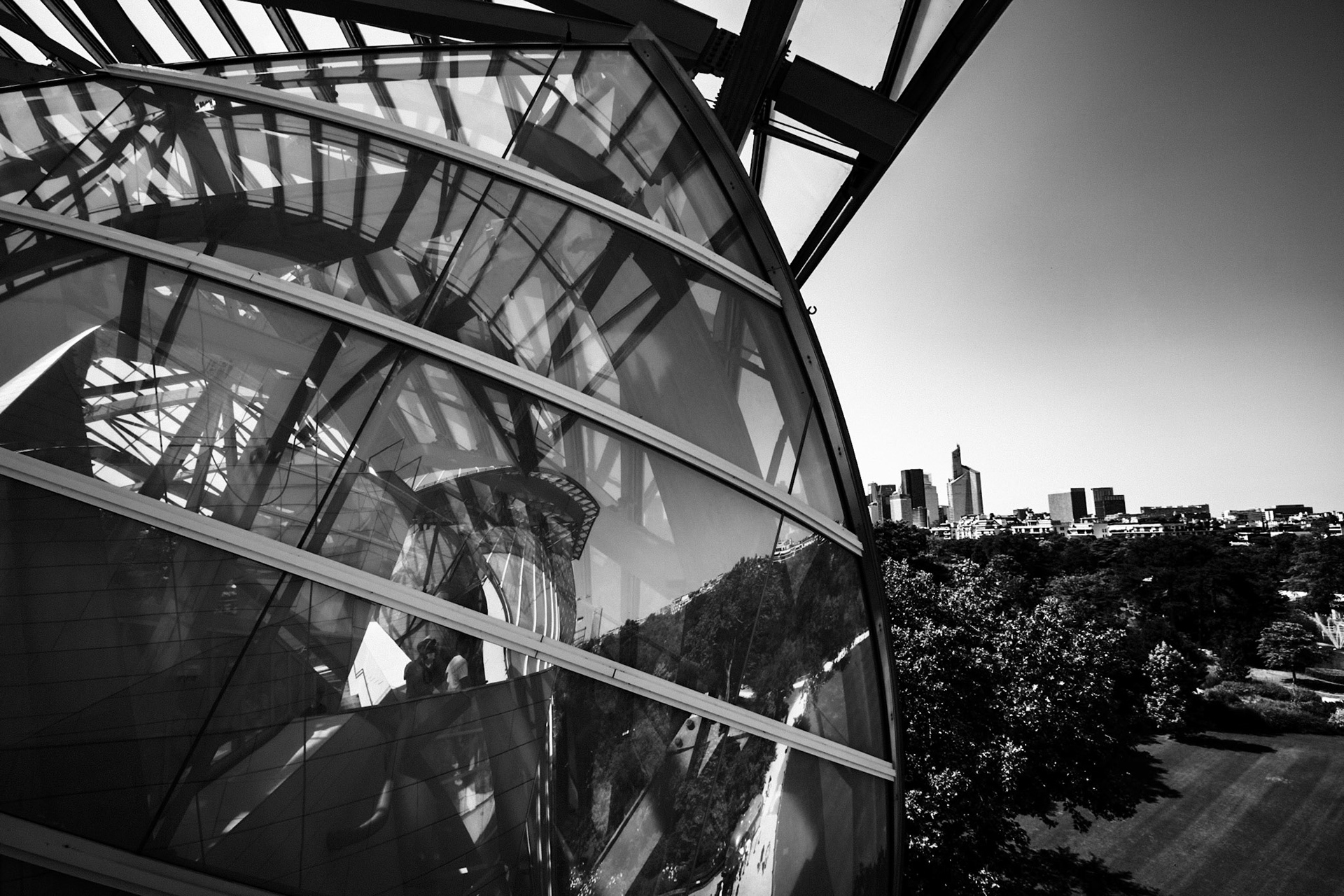 _2025-06-25__Canon EOS R3__ RF15-35mm F2.8 L IS USM__f/6.3__1/320 sec__Foundation Louis Vuiton, Chemin de Ceinture du Lac Inférieur__Paris__France___