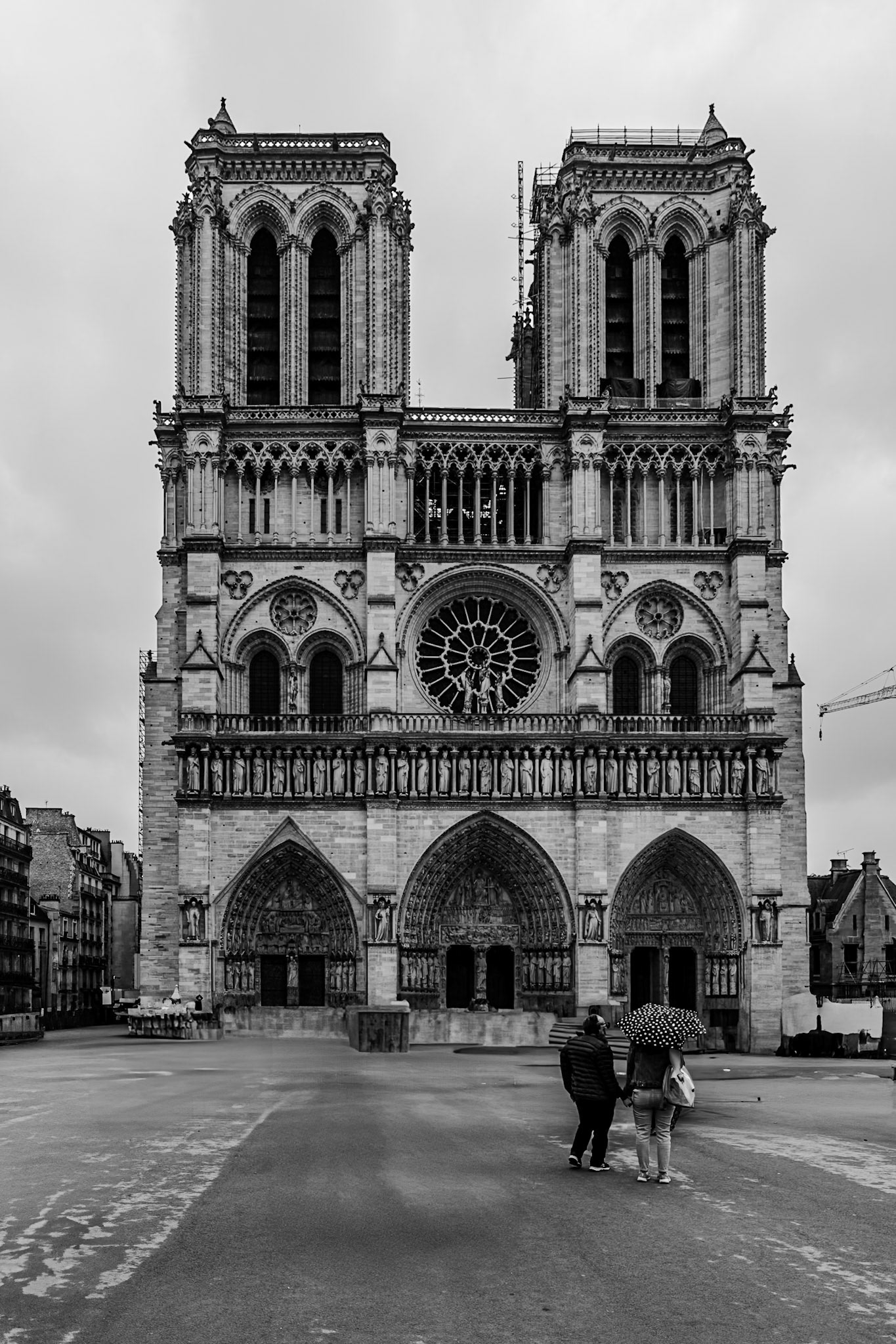 2025-06-04 17:37:02_RF15-35mm F2.8 L IS USM_f/6.3_1/320 sec_Boulevard Saint-Michel_Paris_France_48°51'11.8908" N 2°20'54.8772" E