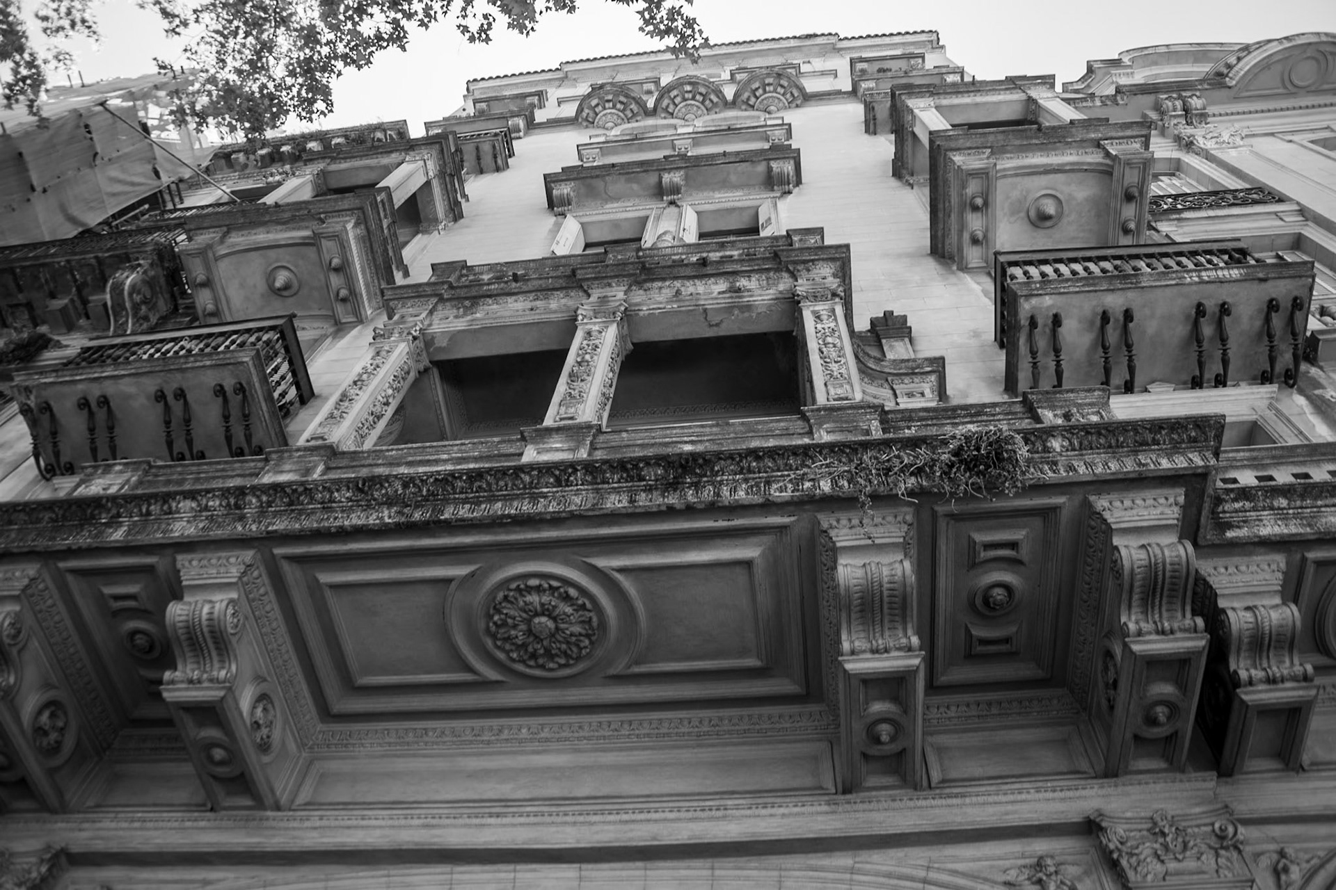 2023-11-25 17:20:58_TAMRON 28-300mm F/3.5-6.3 Di VC PZD A010_f/5_1/80 sec_Bartolomé Mitre_Buenos Aires_Argentina_34°36'33.0408" S 58°23'4.2468" W