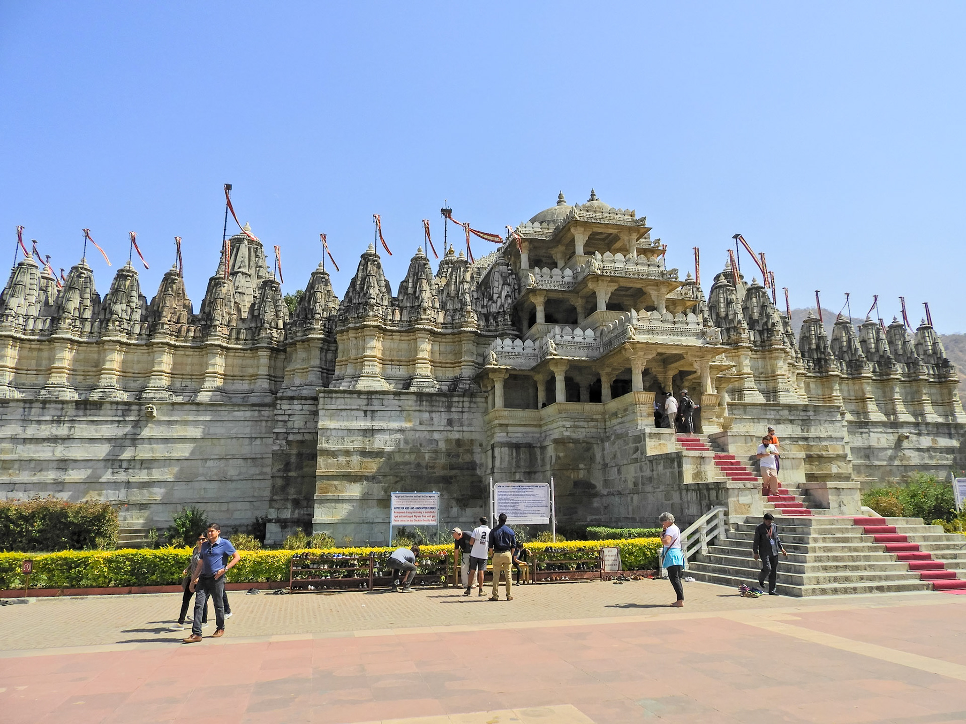 _2018-02-22__Nikon__Coolpix B700__ __f/3.3__1/2000 sec____Desuri Tehsil__India__25°6'58.896" N 73°28'17.9292" E