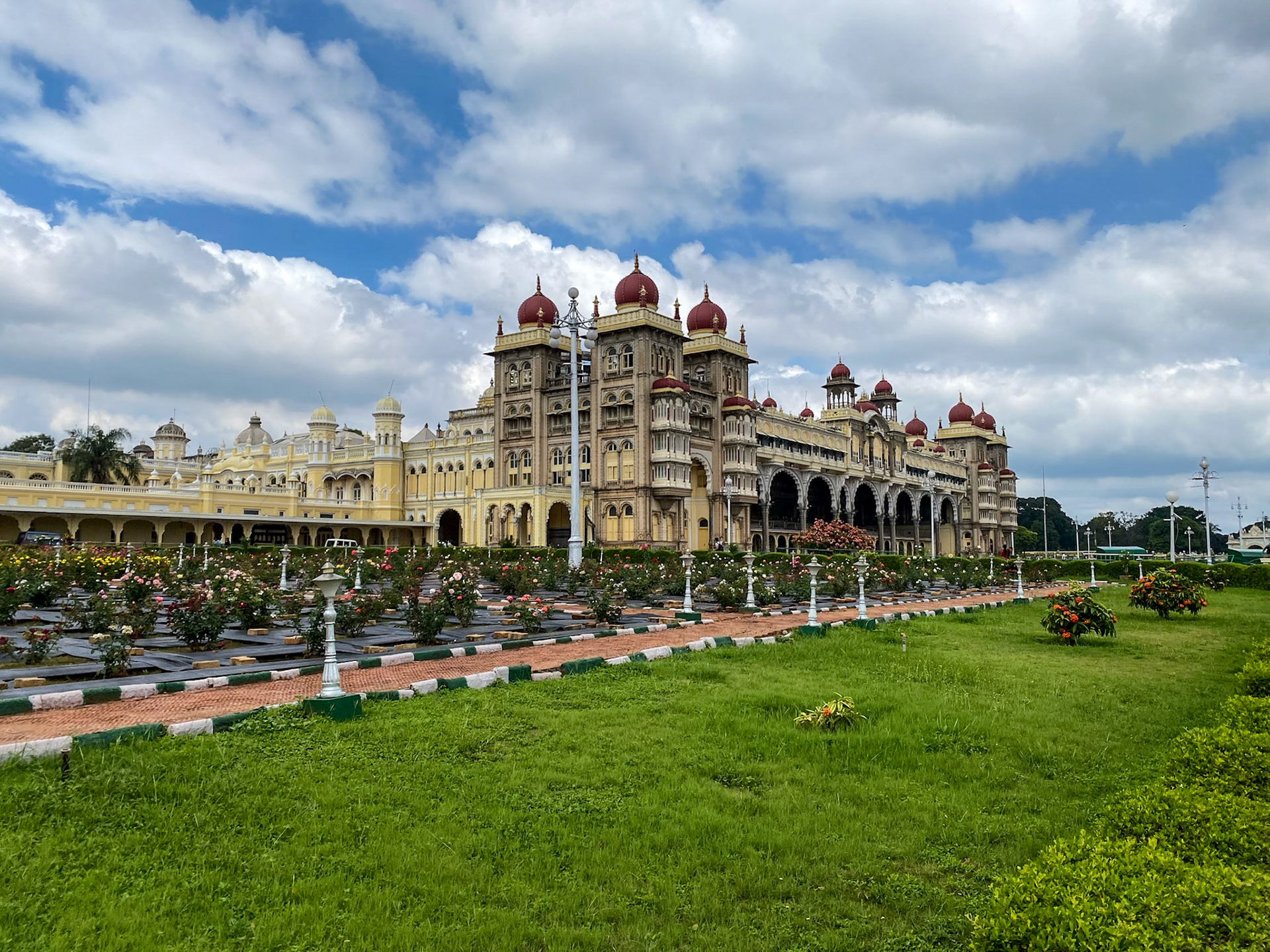 _2022-10-19__Apple__iPhone 11 Pro__ iPhone 11 Pro back triple camera 4.25mm f/1.8__f/1.8__1/4400 sec________