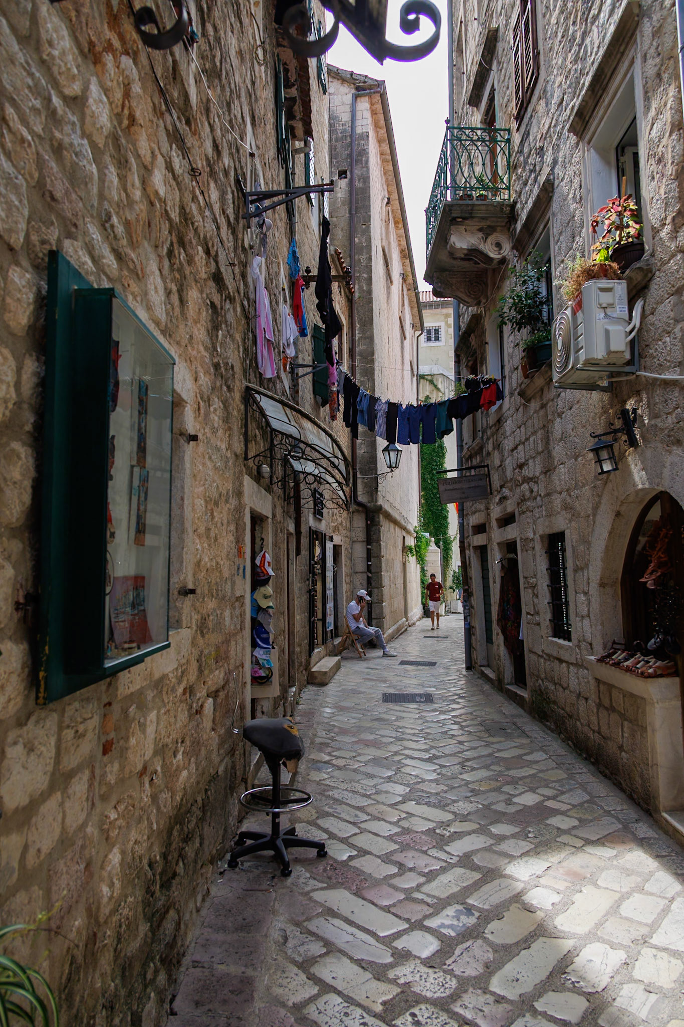 _2024-09-16__Canon__Canon EOS R3__ RF24-240mm F4-6.3 IS USM__f/5.6__1/125 sec__M-1__Kotor__Montenegro__42°25'31.9692" N 18°46'19.4052" E