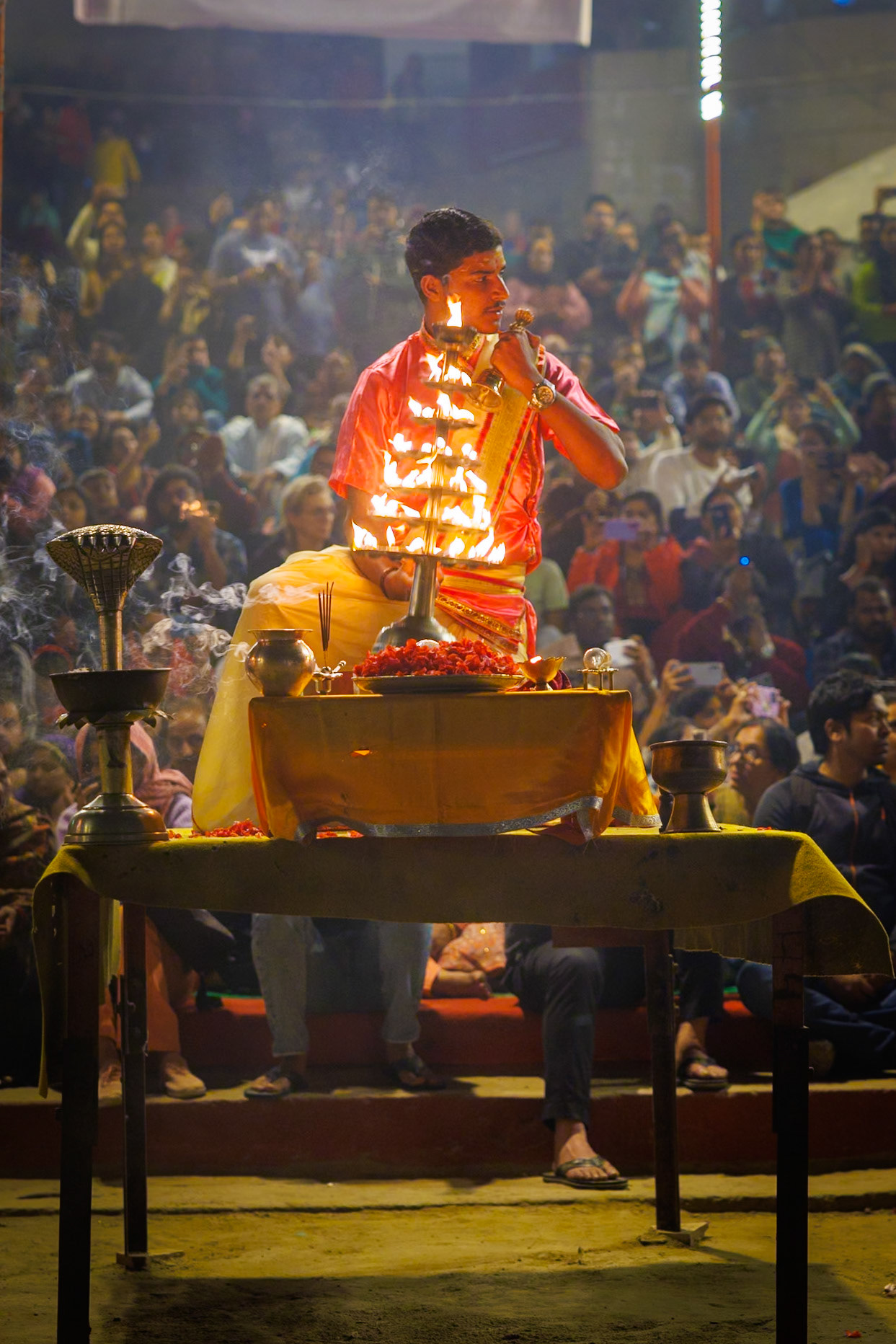 __2025-11-22__Canon__Canon EOS R3__ RF24-70mm F2.8 L IS USM__f/2.8__1/80 sec__Assi Ghat Road__Varanasi__India__25°17'21.5088" N 83°0'23.724" E