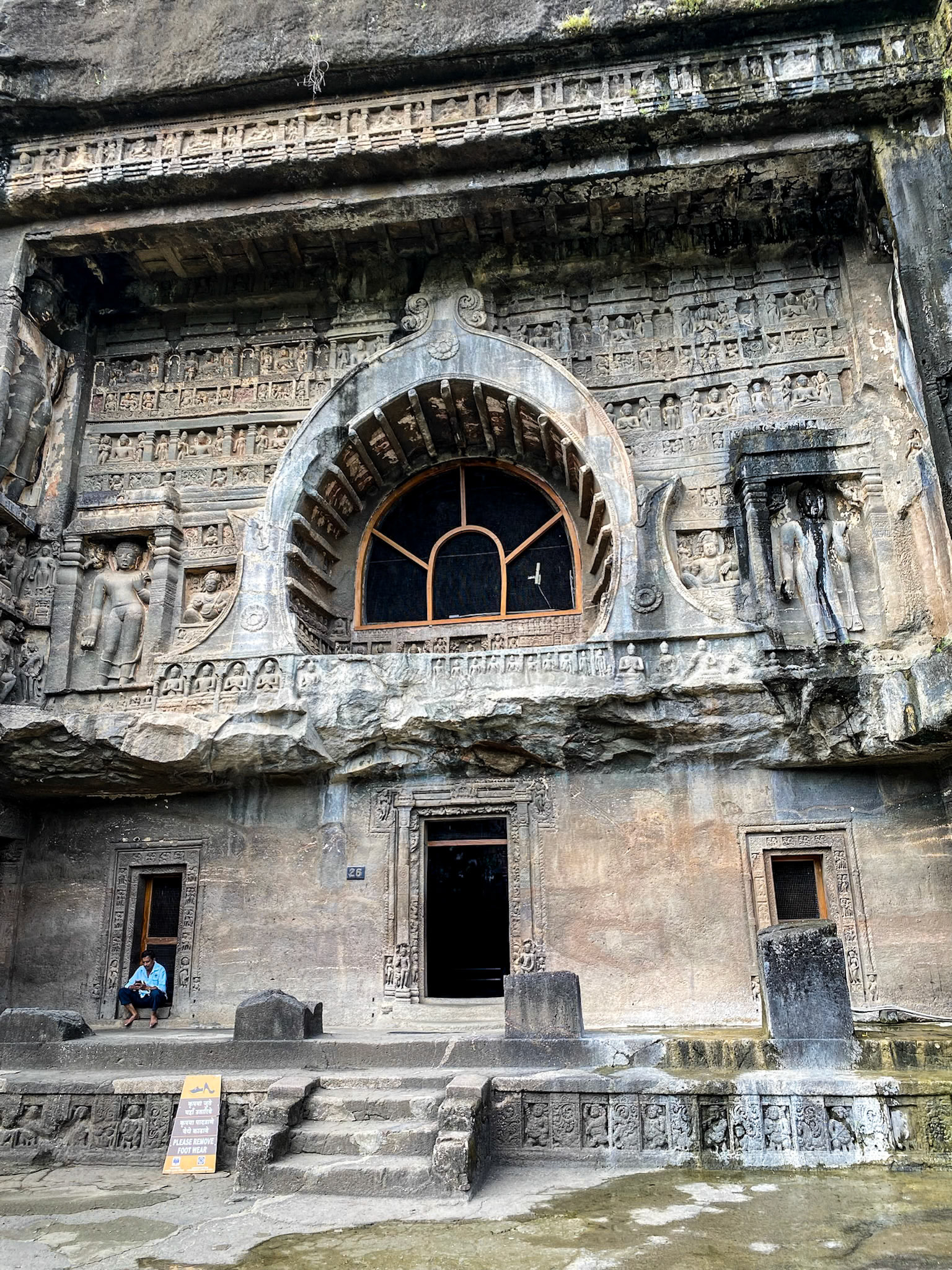 _2022-10-12__iPhone 11 Pro__ iPhone 11 Pro back triple camera 4.25mm f/1.8__f/1.8__1/350 sec_________