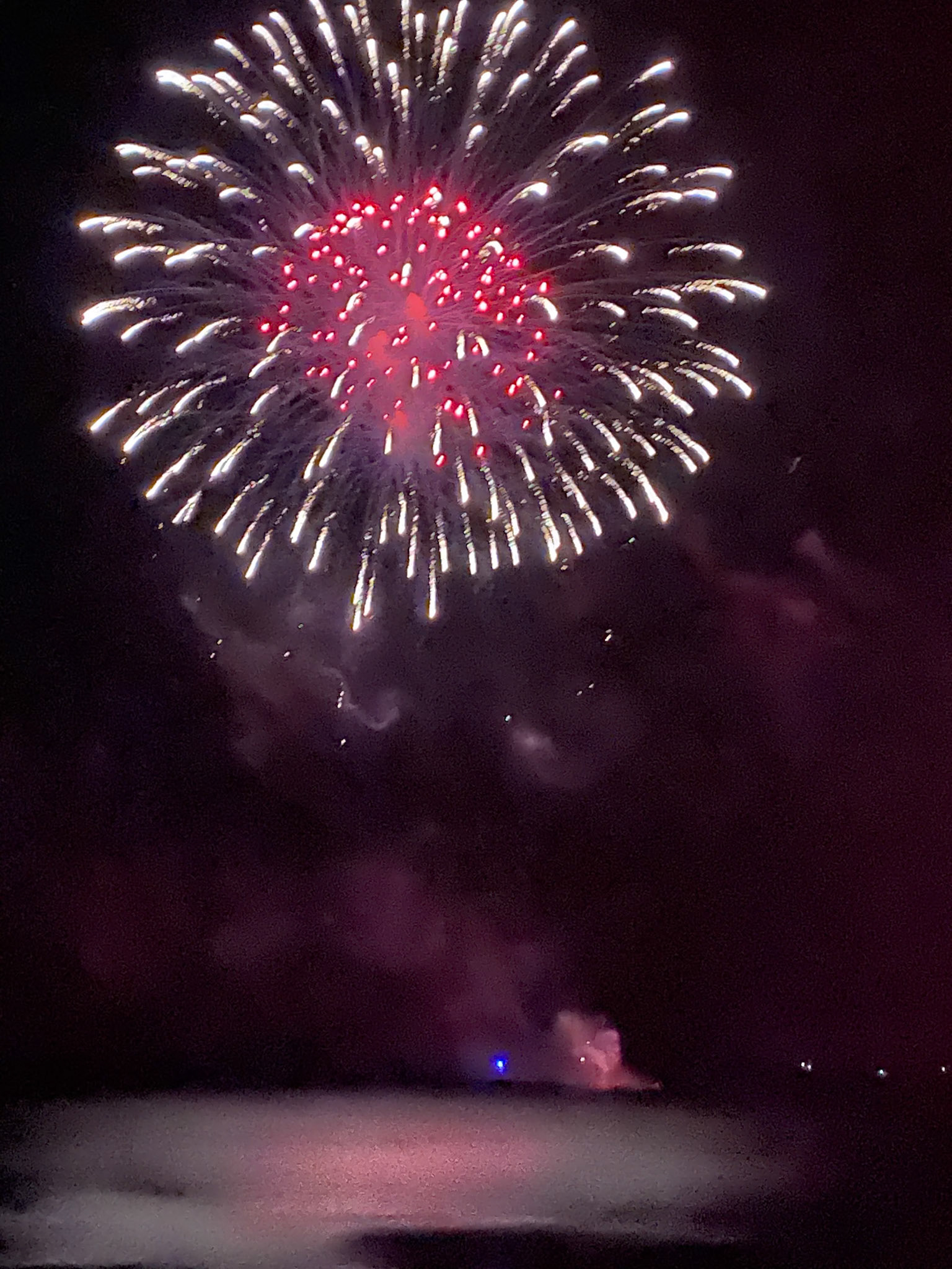 2020-01-01 00:11:50_iPhone 11 Pro back triple camera 4.25mm f/1.8_f/1.8_1/8 sec_