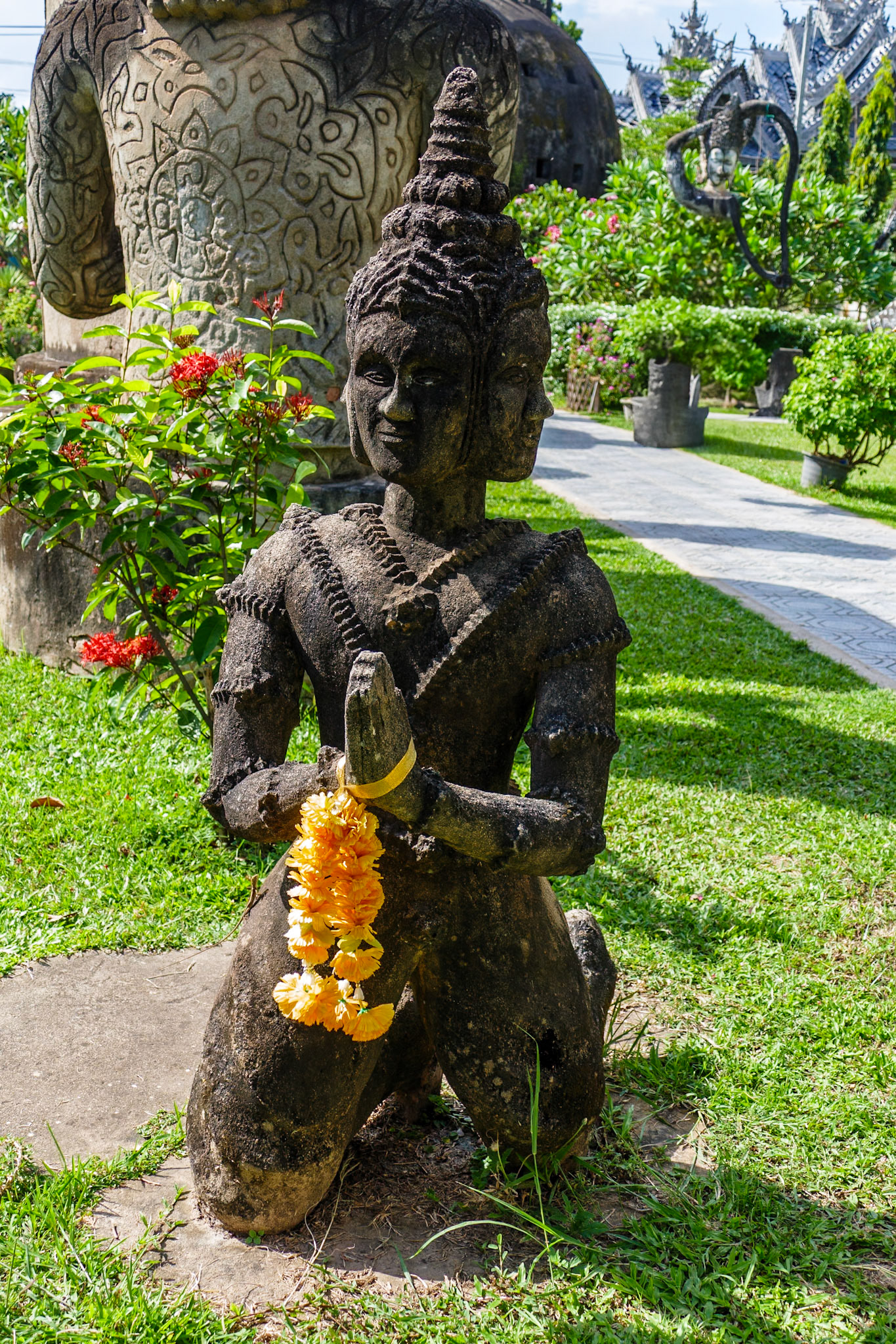 _2019-10-12__Panasonic__DMC-FZ1000__ __f/3.2__1/500 sec__0119__Vientiane Capital__Laos__17°54'44.9172" N 102°45'53.3124" E