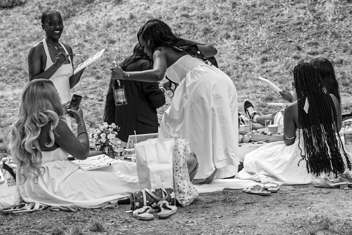 2025-06-15 14:48:39_RF28-70mm F2.8 IS STM_f/3.5_1/100 sec_Avenue Édouard Petit_Paris_France_48°52'51.978" N 2°22'53.3712" E