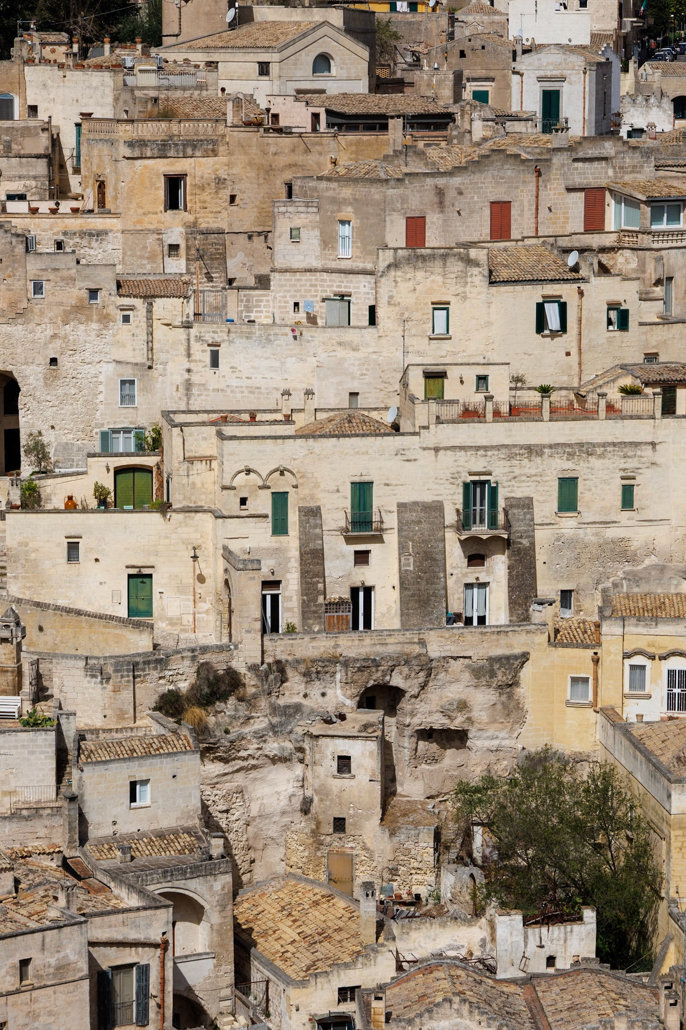 _2024-09-08__Canon__Canon EOS R3__ RF24-240mm F4-6.3 IS USM__f/13__1/500 sec__Rione Casalnuovo__Matera__Italy__40°39'59.9292" N 16°36'39.1608" E