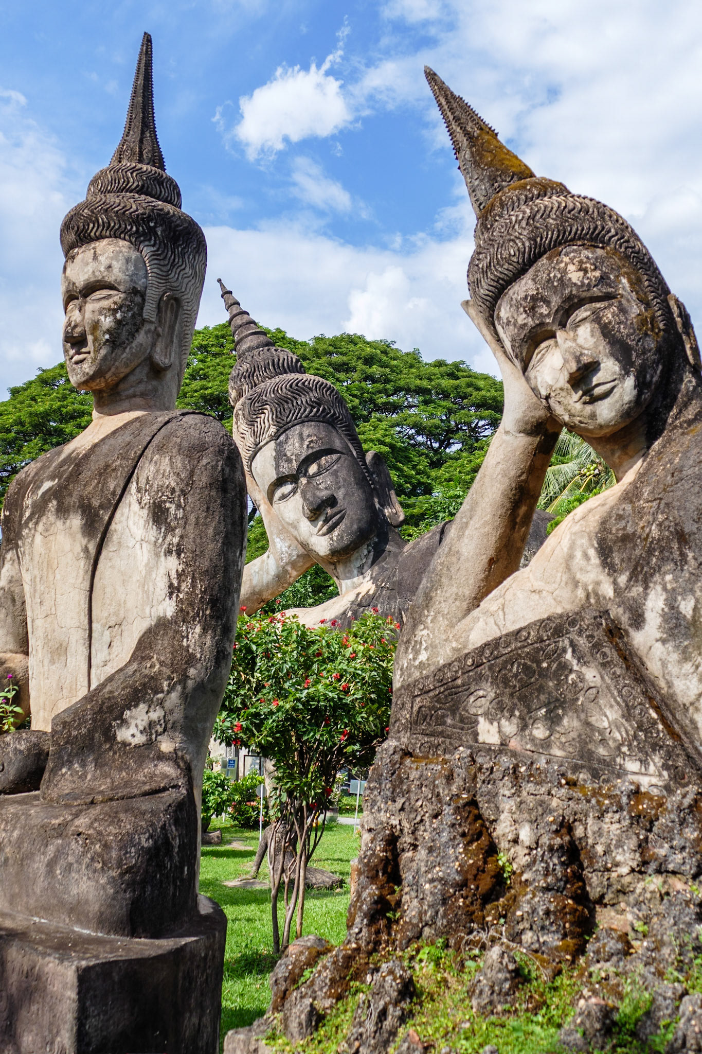 _2019-10-12__Panasonic__DMC-FZ1000__ __f/3.1__1/1250 sec__0119__Vientiane Capital__Laos__17°54'43.8552" N 102°45'54.3816" E