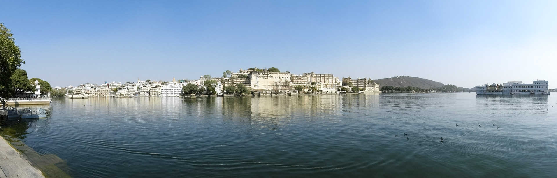 _2018-02-20__Coolpix B700__ __f/6.3__1/500 sec__Jagdish Temple Road__Udaipur__India__24°34'44.706" N 73°40'56.01" E_