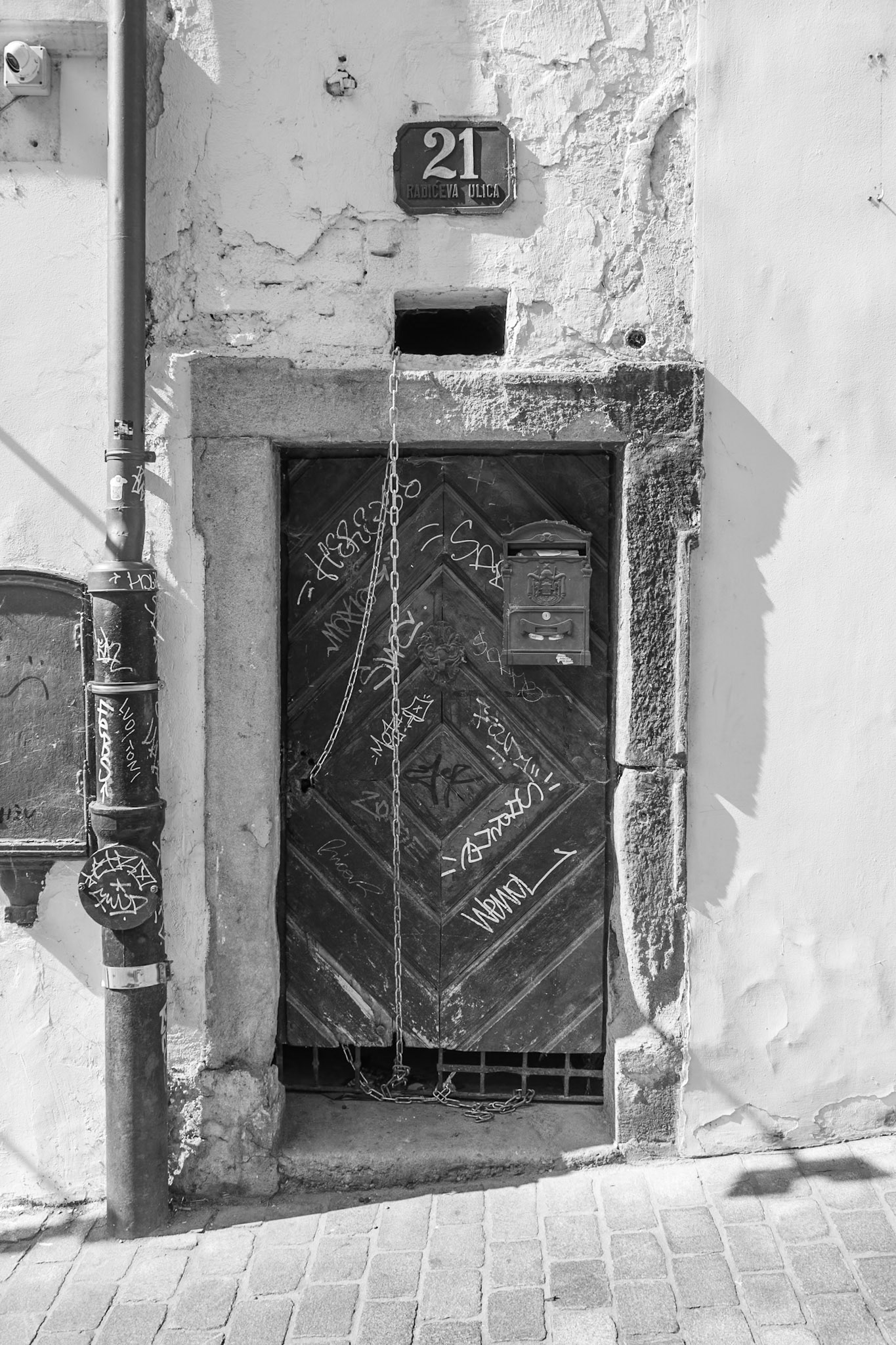 2024-09-26 11:05:37RF24-240mm F4-6.3 IS USMf/6.31/125 sec45°48'55.1772" N 15°58'32.2392" E