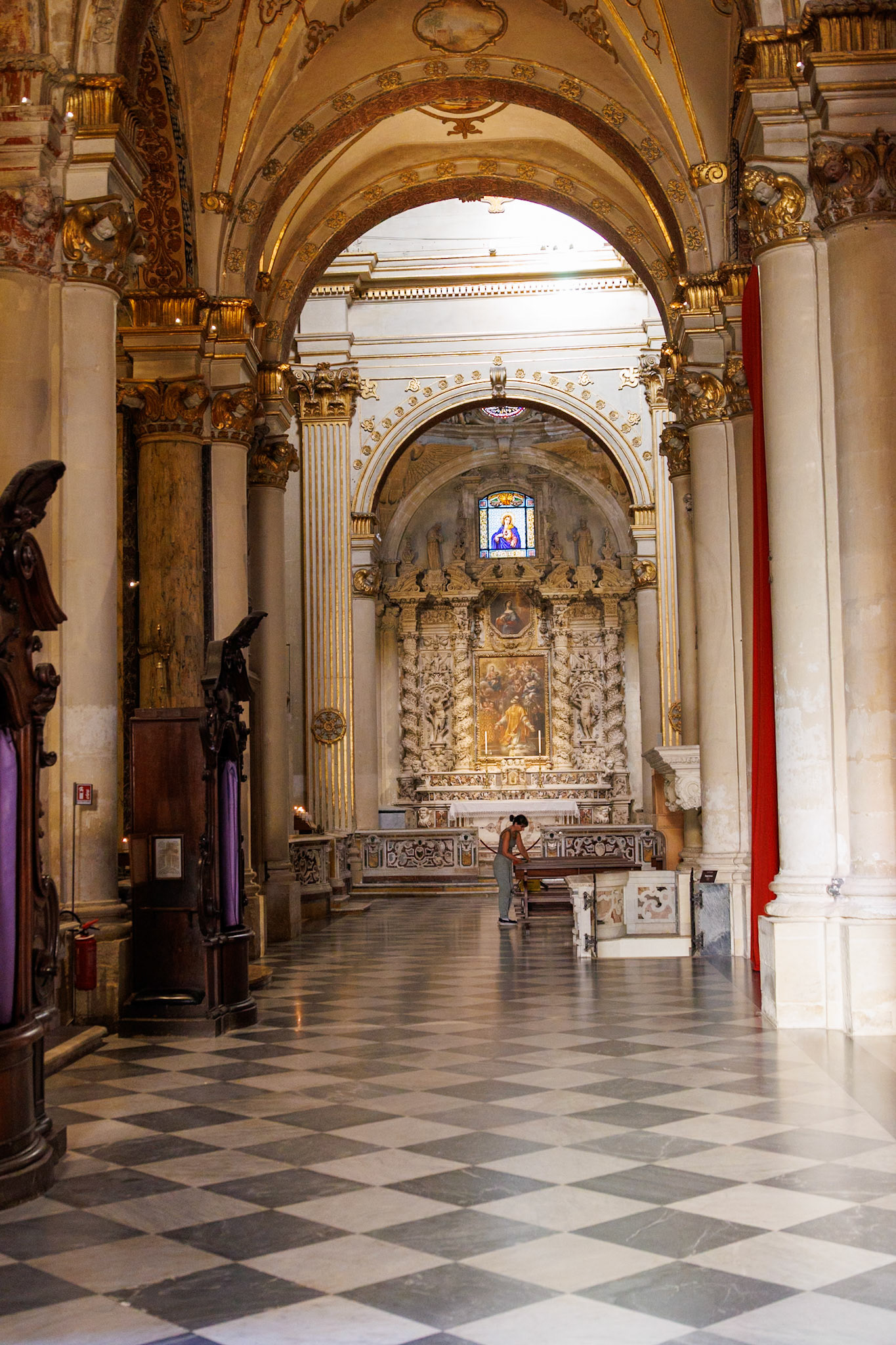 _2024-09-11__Canon__Canon EOS R3__ RF24-240mm F4-6.3 IS USM__f/5__1/60 sec__Via Leonardo Prato__Lecce__Italy__40°21'6.048" N 18°10'9.714" E