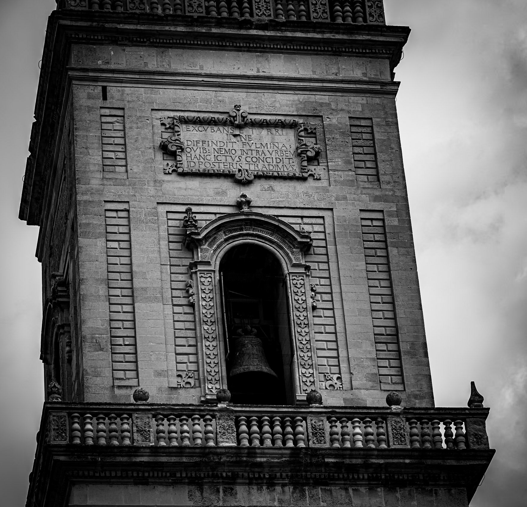 _2024-09-10__Canon__Canon EOS R3__ RF24-240mm F4-6.3 IS USM__f/9__1/250 sec__Via Leonardo Prato__Lecce__Italy__40°21'8.1" N 18°10'8.688" E