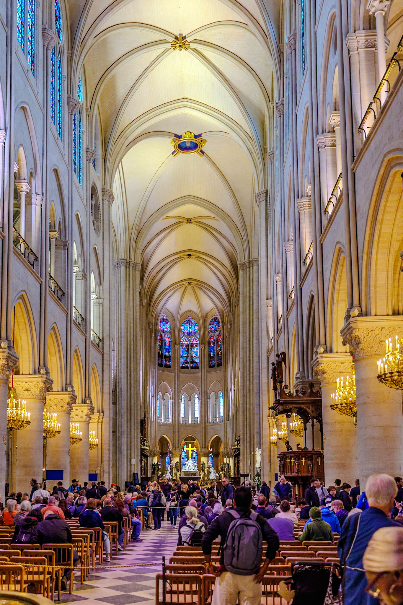 _2025-06-04__Canon__Canon EOS R3__ RF15-35mm F2.8 L IS USM__f/2.8__1/60 sec__Notre-Dame Forecourt - John Paul II Square__Paris__France__48°51'12.042" N 2°20'54.3588" E
