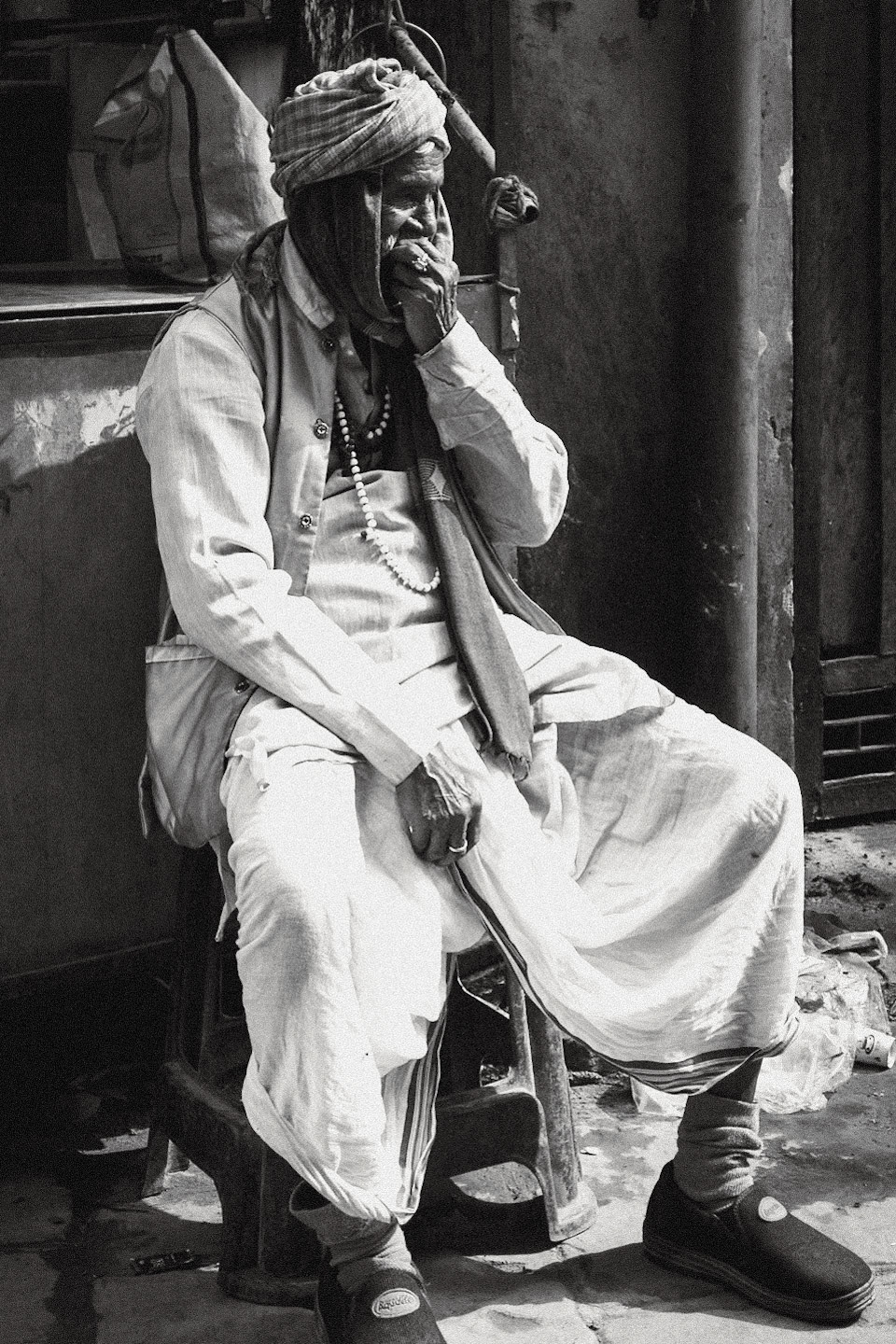 __2025-11-22__Canon__Canon EOS R3__ RF15-35mm F2.8 L IS USM__f/8__1/500 sec____Varanasi__India__25°17'56.436" N 83°0'26.964" E