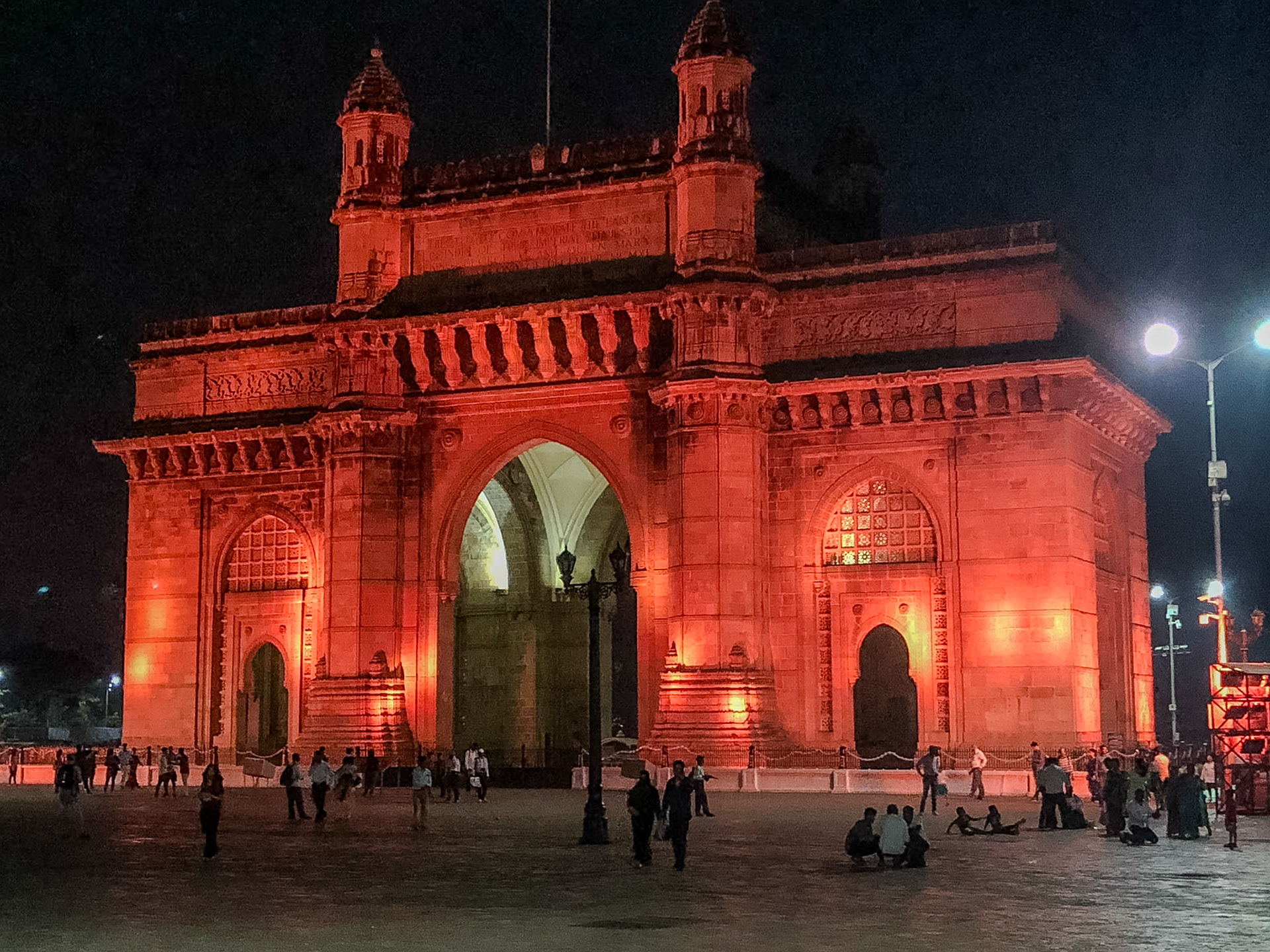 2018-03-01 21:27:19_iPhone X back dual camera 4mm f/1.8_f/1.8_1/5 sec_Prem J. Ramchandani Road_Mumbai_India_18°55'20.3808" N 72°50'1.9896" E