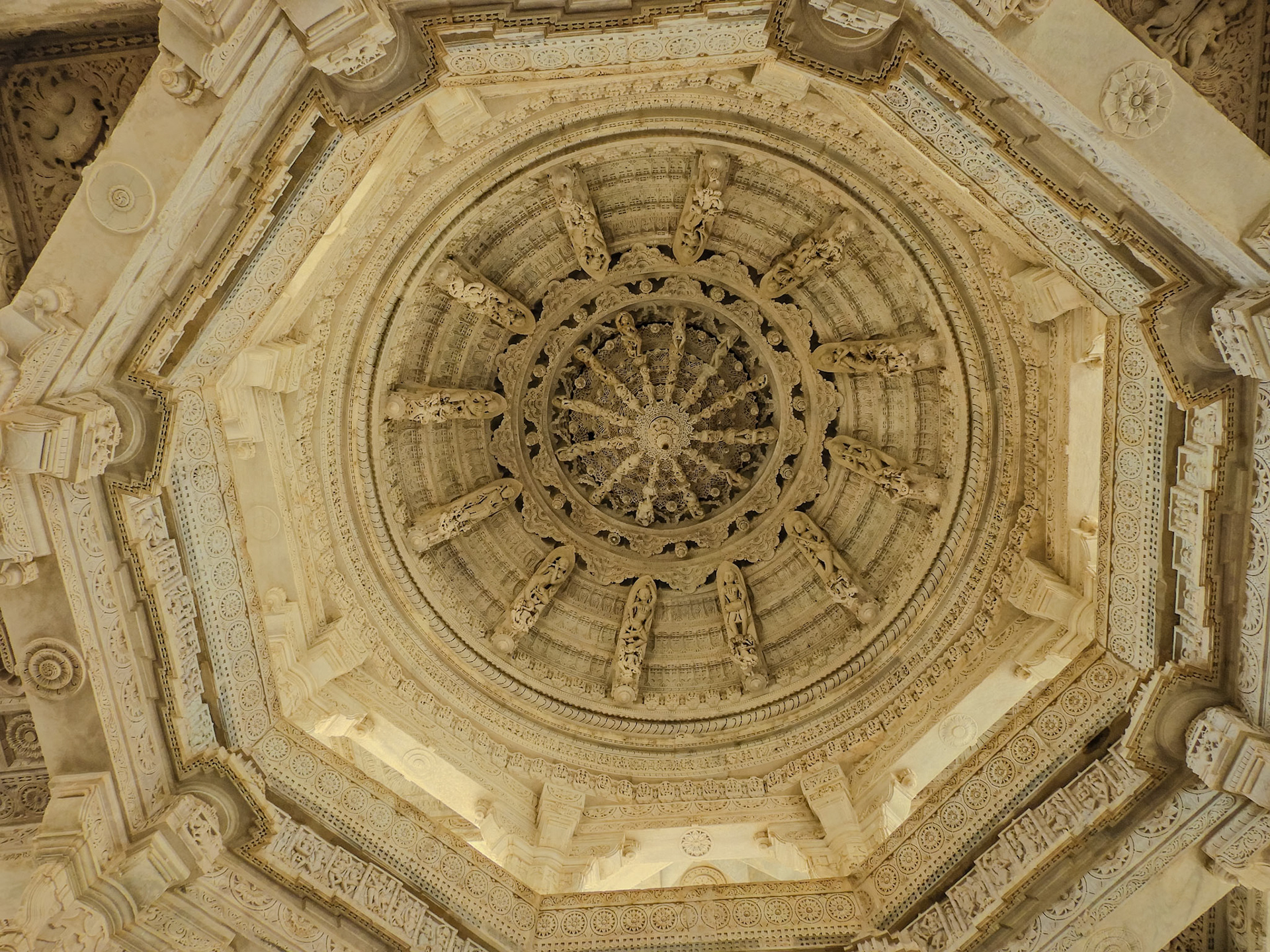 2018-02-22 12:44:31__f/4.8_1/30 sec__Desuri Tehsil_India_25°6'55.8072" N 73°28'22.1088" E