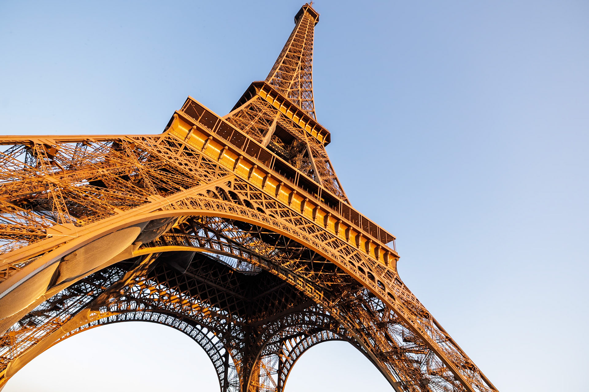 2025-06-19 20:24:16_RF15-35mm F2.8 L IS USM_f/4_1/125 sec_Avenue de New York_Paris_France_48°51'32.616" N 2°17'38.31" E