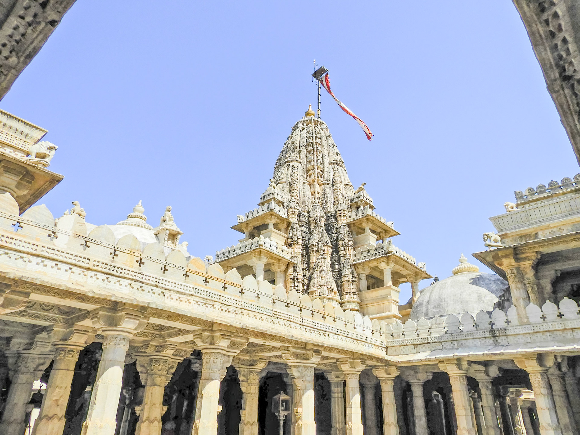 _2018-02-22__Coolpix B700__ __f/3.3__1/2000 sec__SH32__Desuri Tehsil__India__25°6'55.8072" N 73°28'22.1088" E_