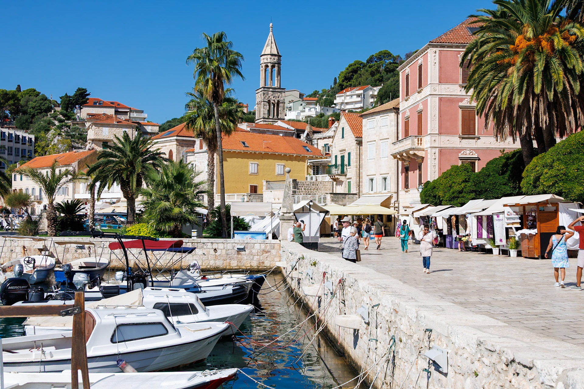 _2024-09-23__Canon__Canon EOS R3__ RF24-240mm F4-6.3 IS USM__f/10__1/250 sec__Riva__Grad Hvar__Croatia__43°10'20.3232" N 16°26'29.238" E