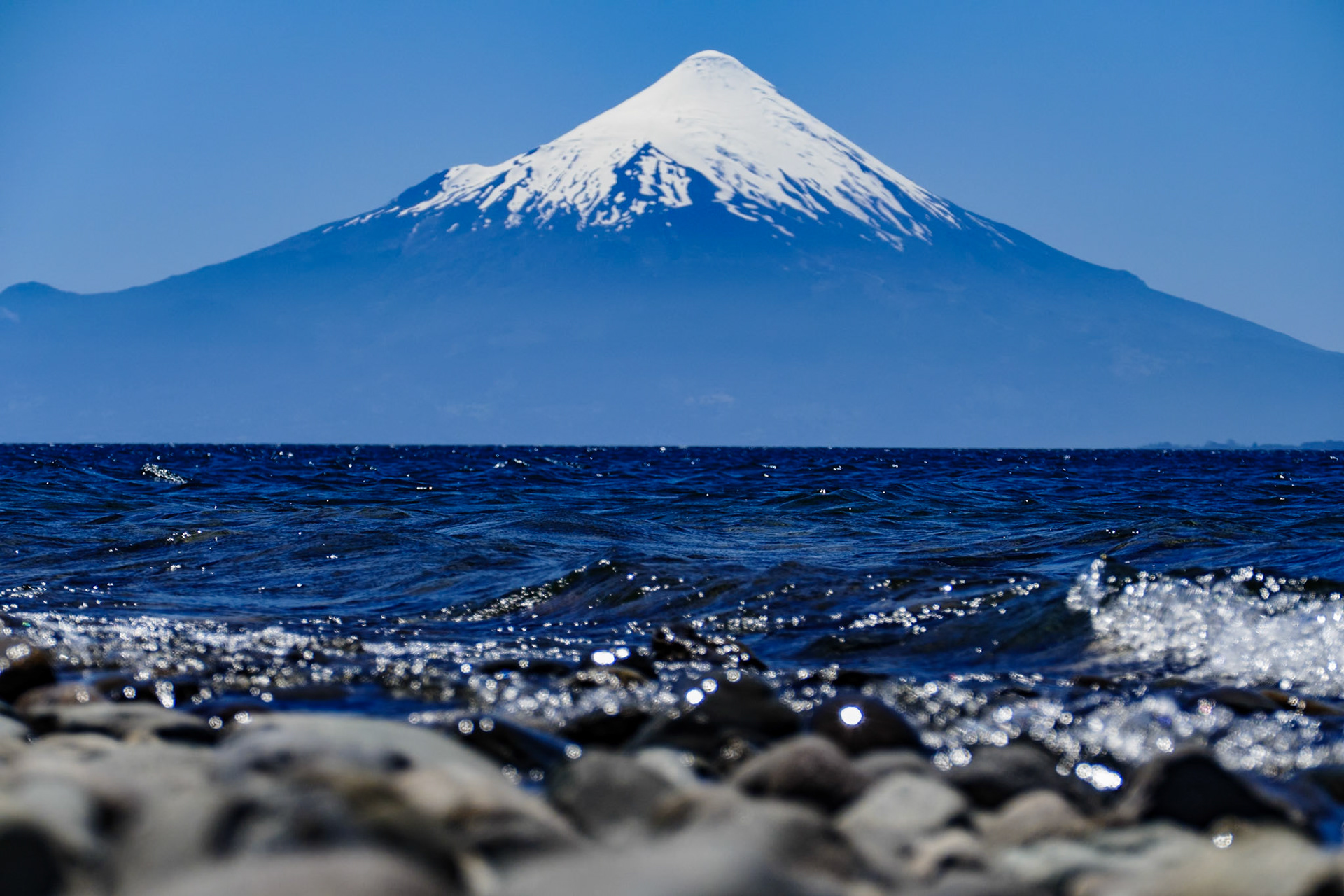 _2019-12-31__Panasonic__DMC-FZ1000__ __f/4.5__1/2000 sec__Santa Rosa__Puerto Varas__Chile__41°18'43.3512" S 72°58'41.2284" W