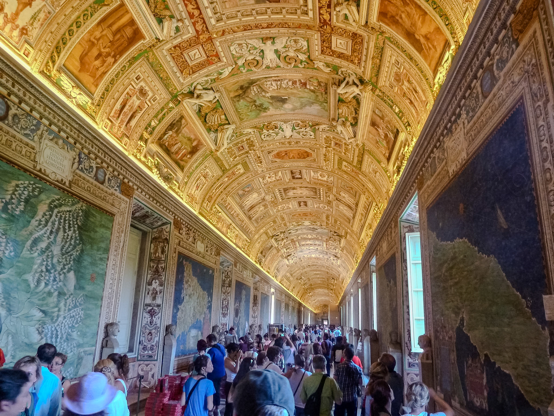 2011-07-13 10:39:09__f/3.3_1/30 sec_Via Lombardia_Rome_Italy_41°54'26.4384" N 12°29'13.11" E