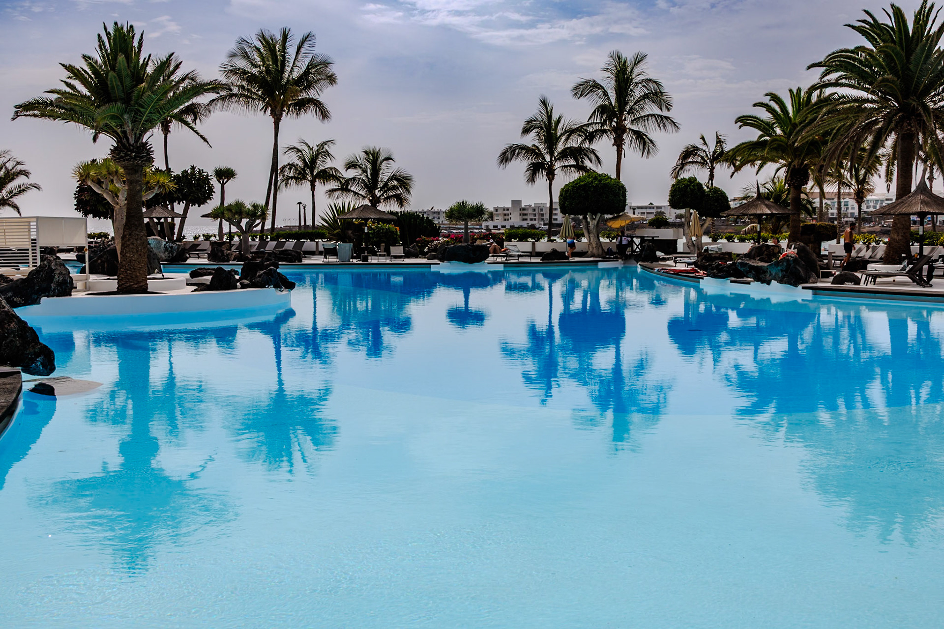 2024-11-28 13:01:19RF24-240mm F4-6.3 IS USMf/221/80 sec29°0'2.592" N 13°29'2.9292" W