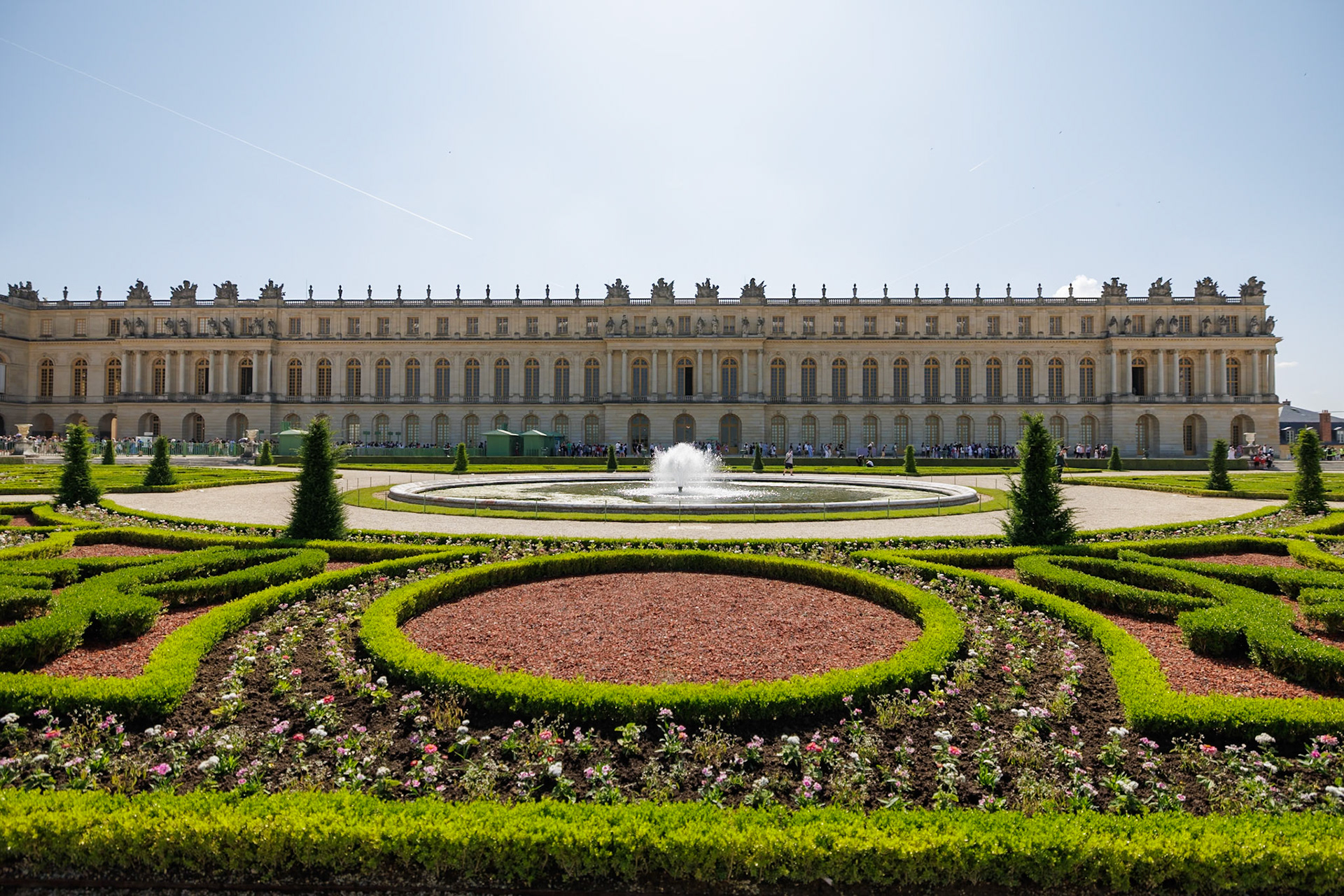 2025-06-17 10:01:12_RF15-35mm F2.8 L IS USM_f/2.8_1/2000 sec_Place d'Armes_Versailles_France_48°48'12.672" N 2°7'10.1892" E