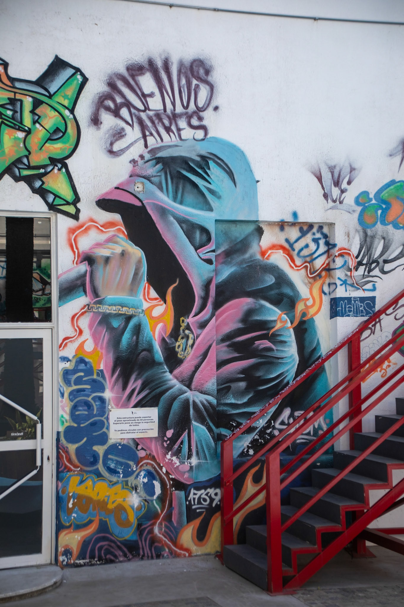 2023-11-26 18:09:11_TAMRON 28-300mm F/3.5-6.3 Di VC PZD A010_f/5_1/640 sec_Avenida Alvear_Buenos Aires_Argentina_34°35'11.2632" S 58°23'34.638" W