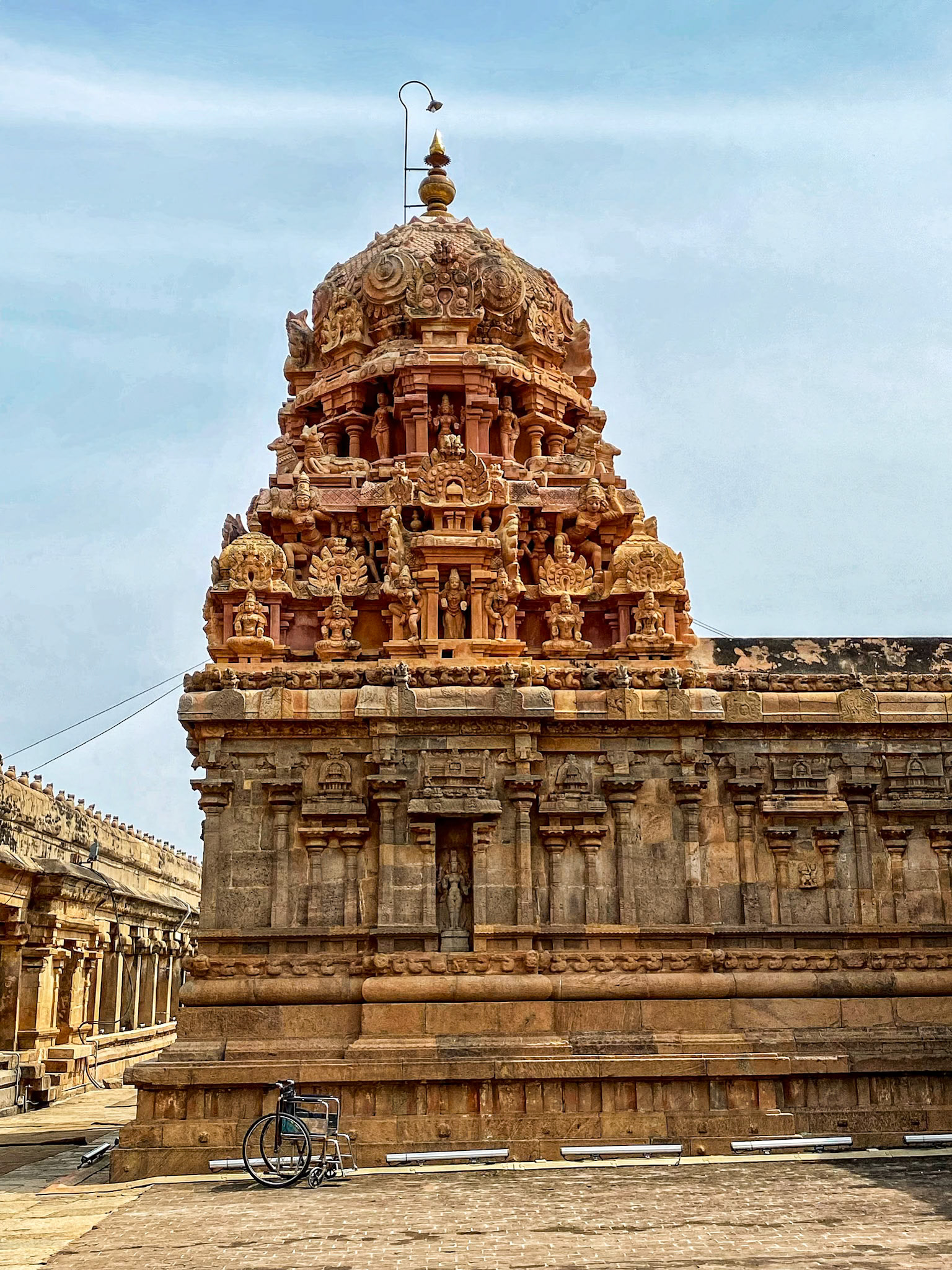 _2022-11-19__iPhone 11 Pro__ iPhone 11 Pro back triple camera 4.25mm f/1.8__f/1.8__1/6400 sec_________